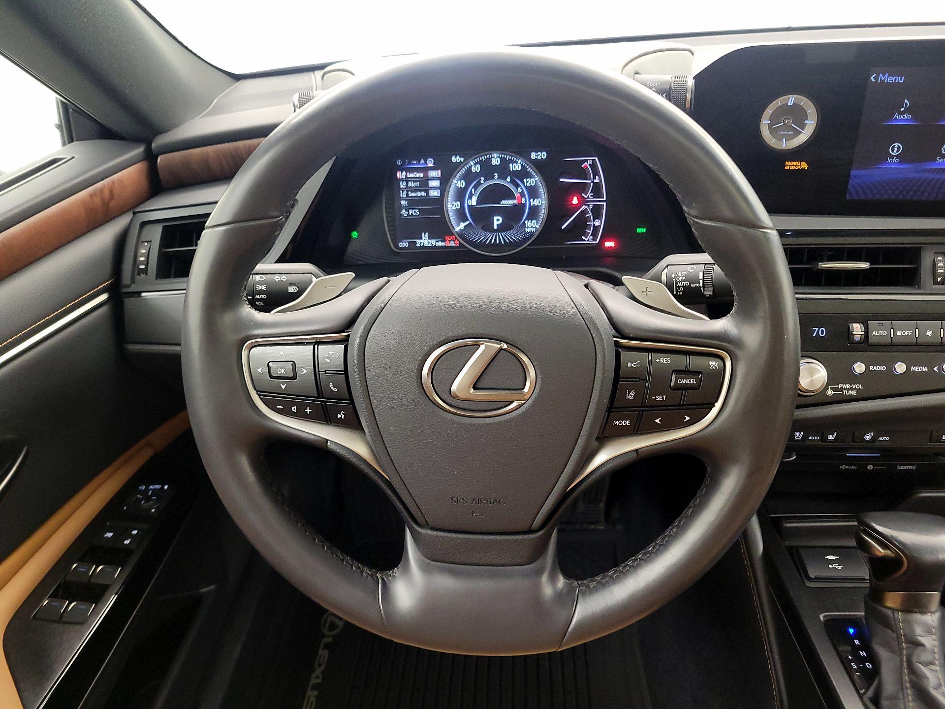 Thumbnail: 2022 Lexus ES - 10