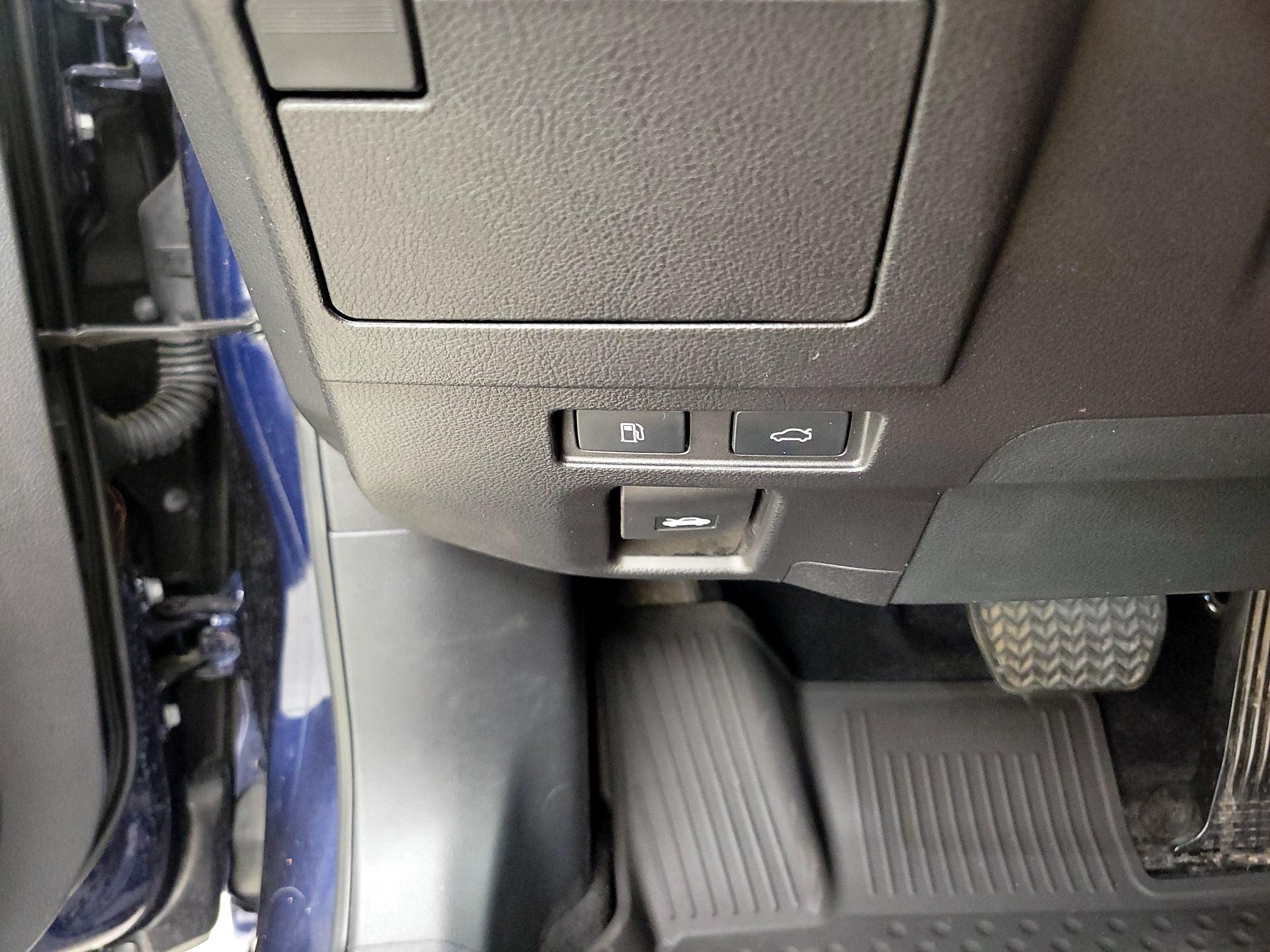 Thumbnail: 2022 Lexus ES - 13