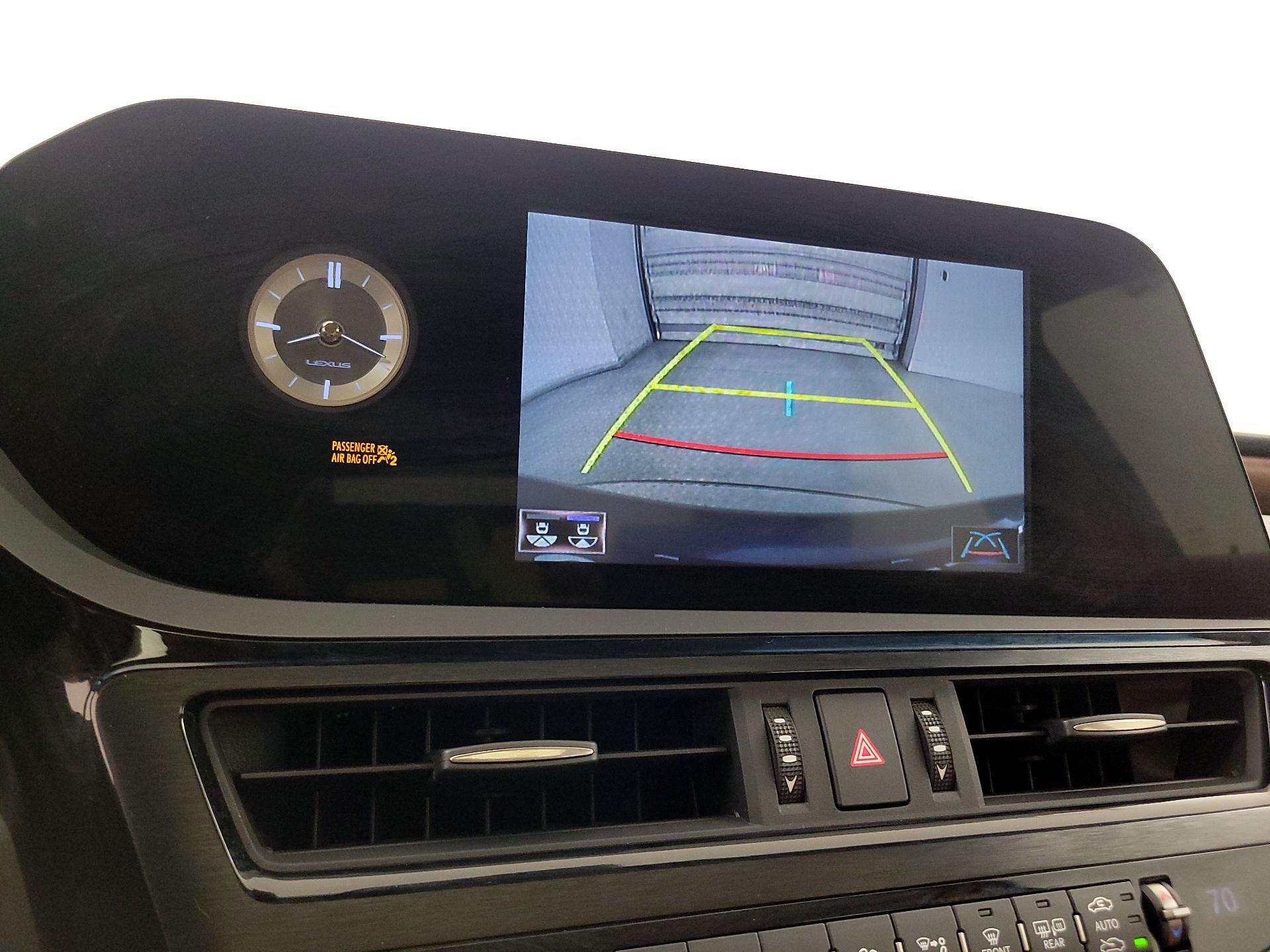 Thumbnail: 2022 Lexus ES - 14