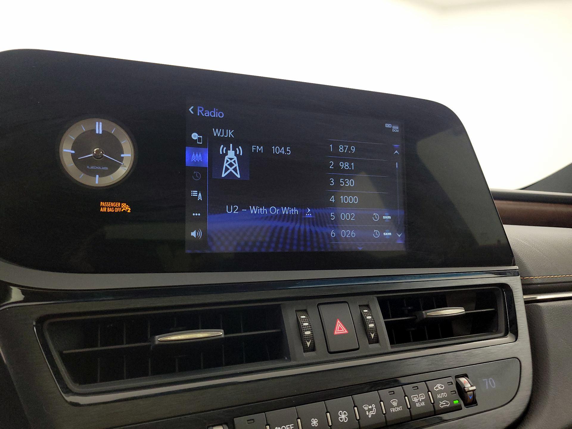 Thumbnail: 2022 Lexus ES - 15