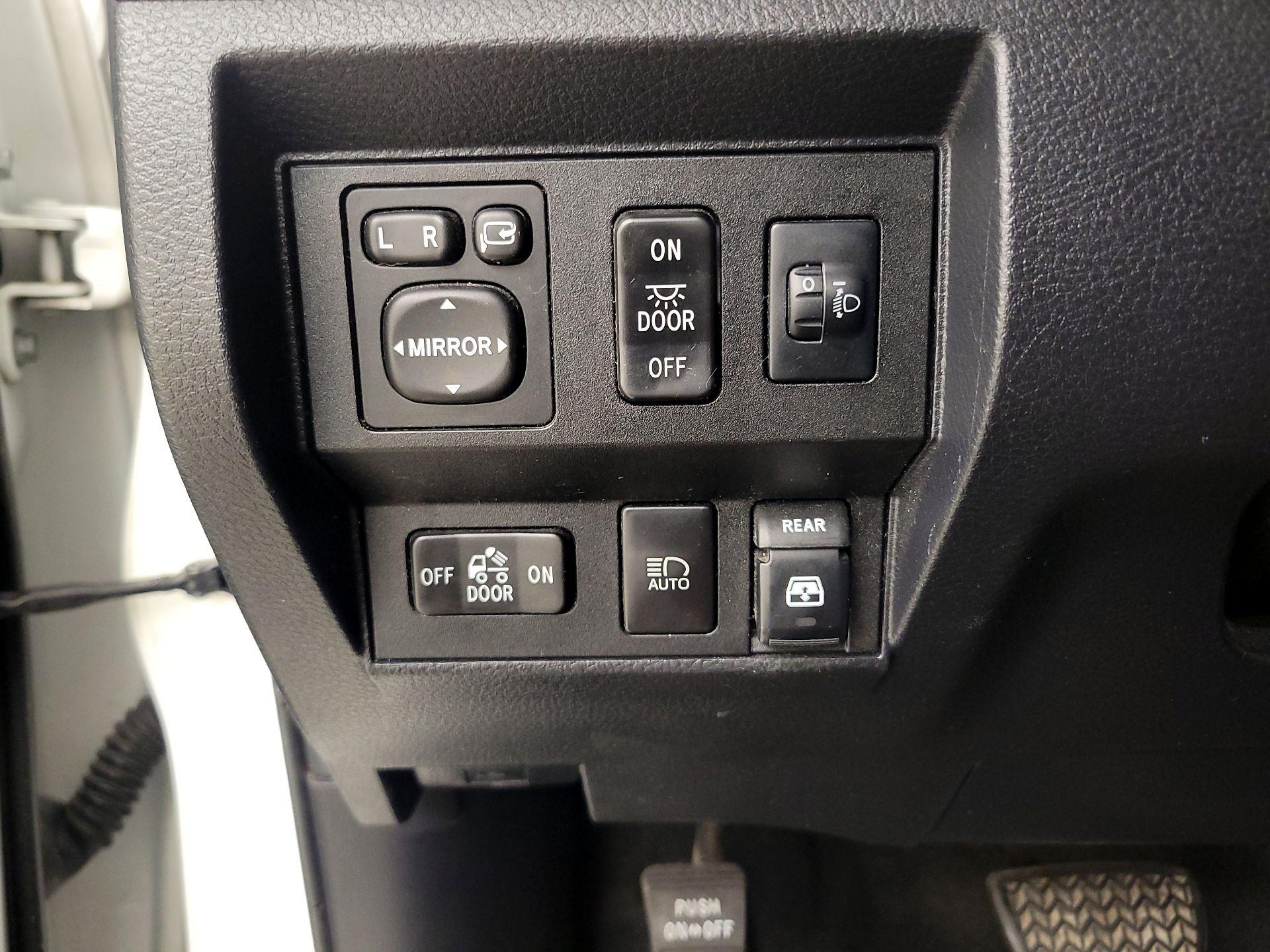 Thumbnail: 2018 Toyota Tundra - 13