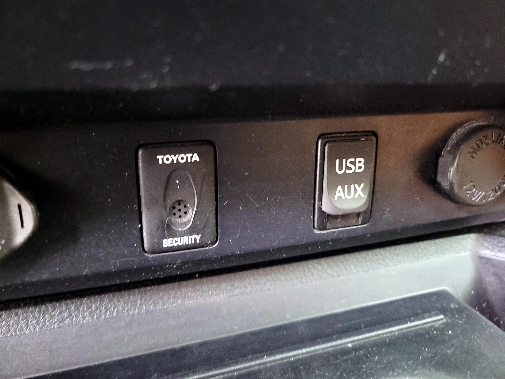 Thumbnail: 2018 Toyota Tundra - 19