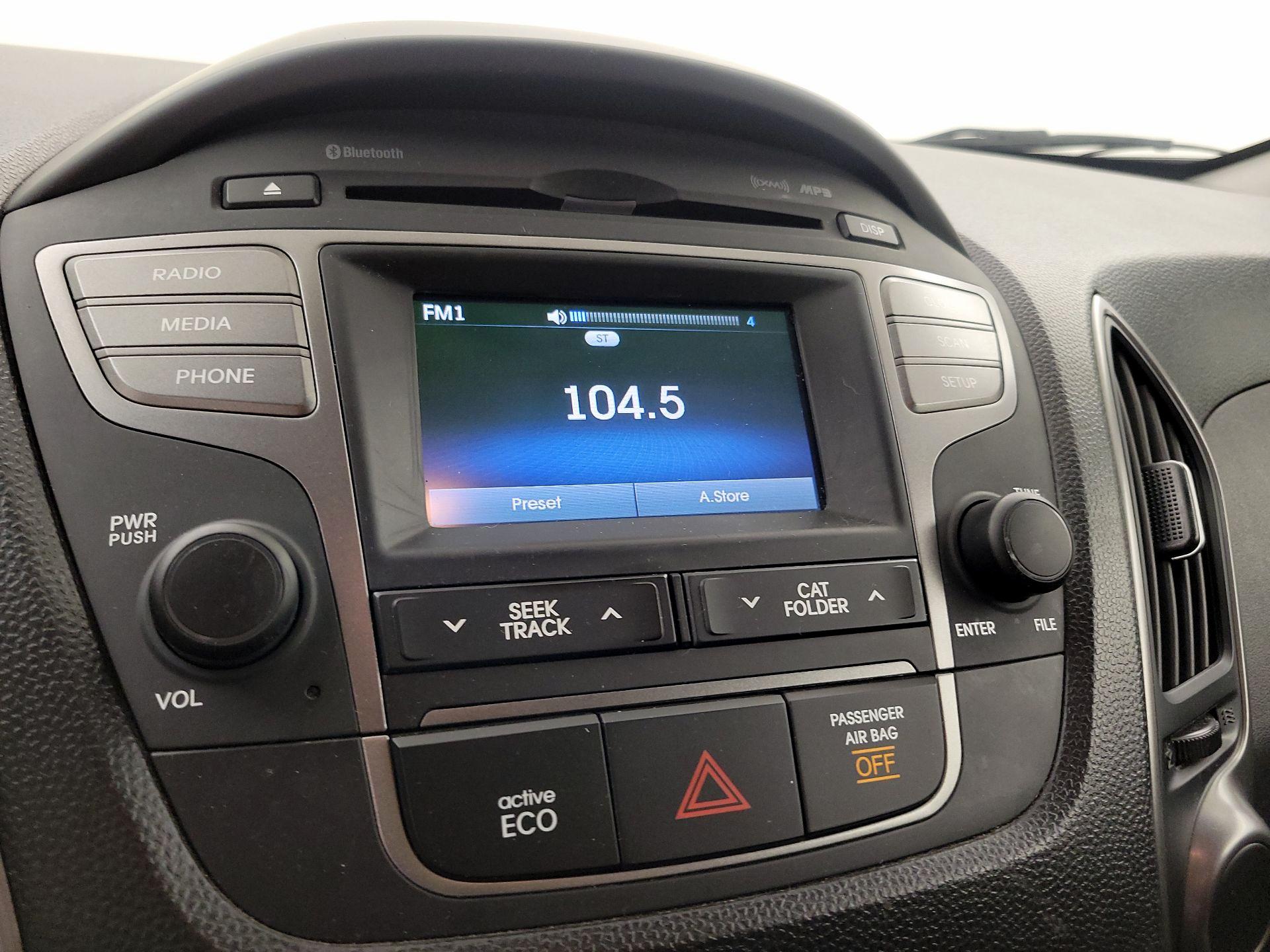 Thumbnail: 2015 Hyundai Tucson - 15