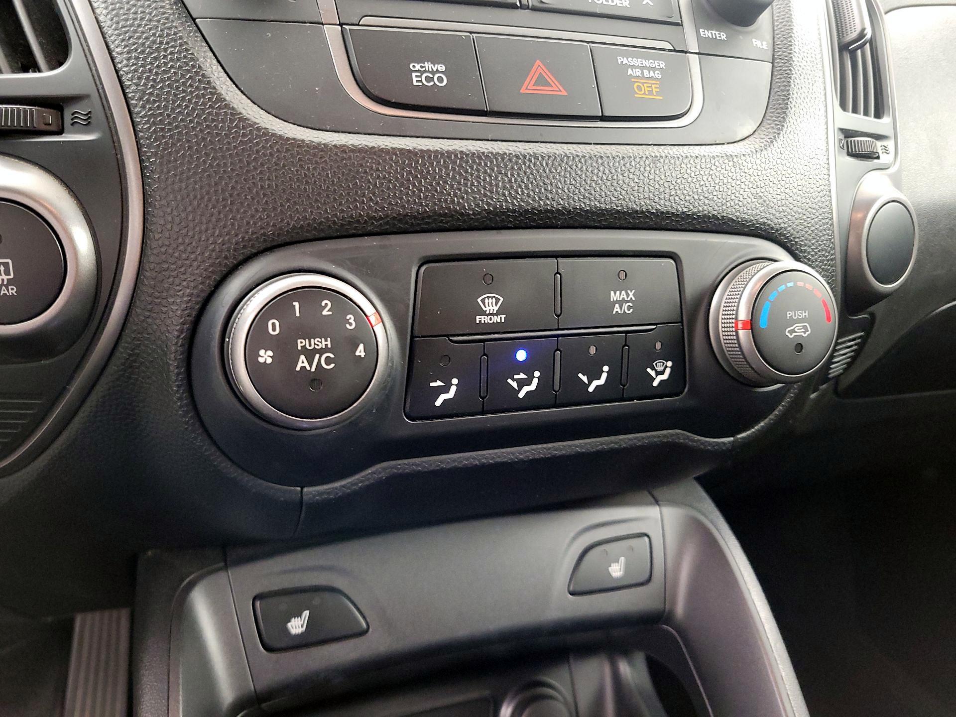 Thumbnail: 2015 Hyundai Tucson - 16