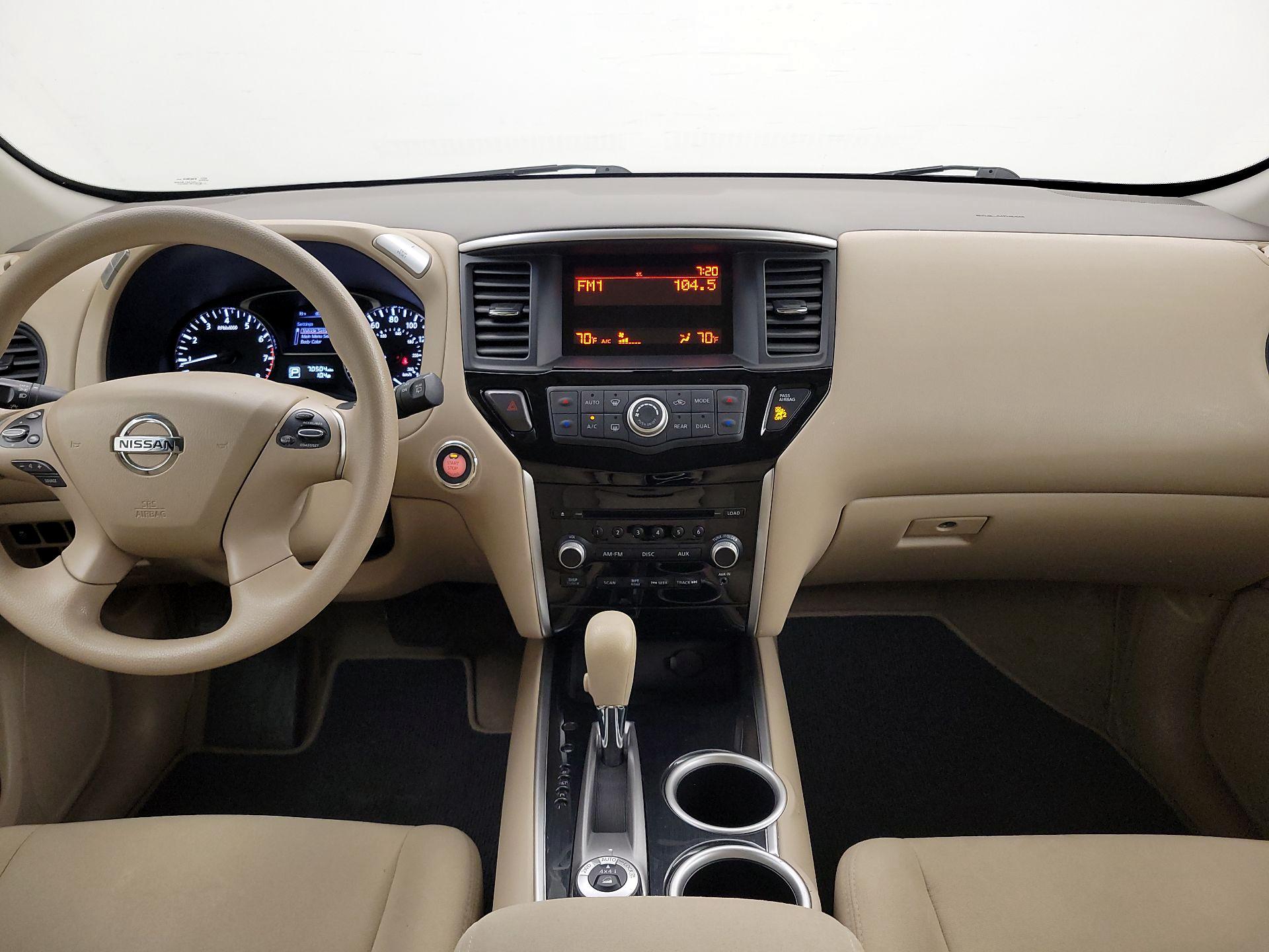 Thumbnail: 2015 Nissan Pathfinder - 9