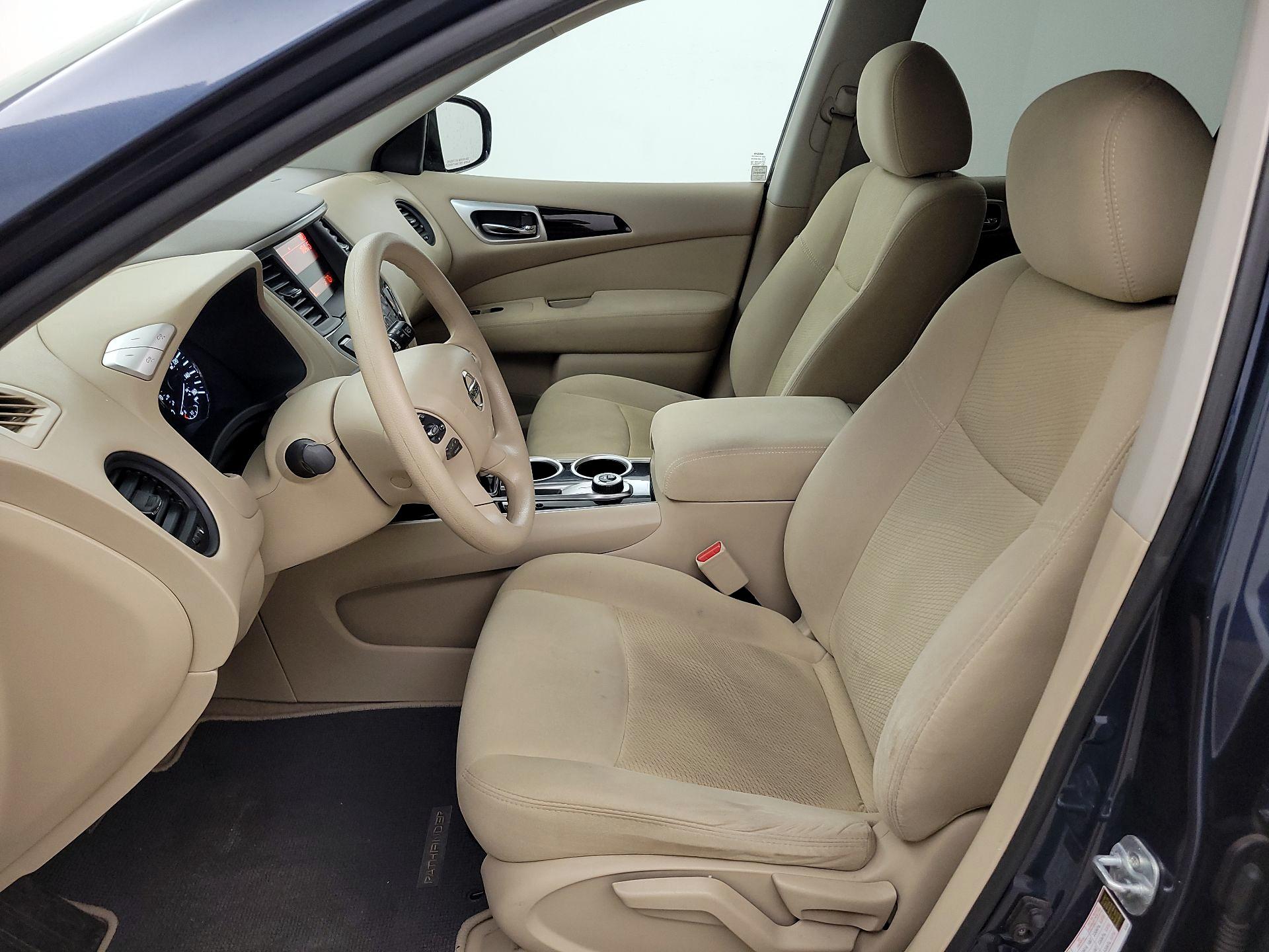 Thumbnail: 2015 Nissan Pathfinder - 11