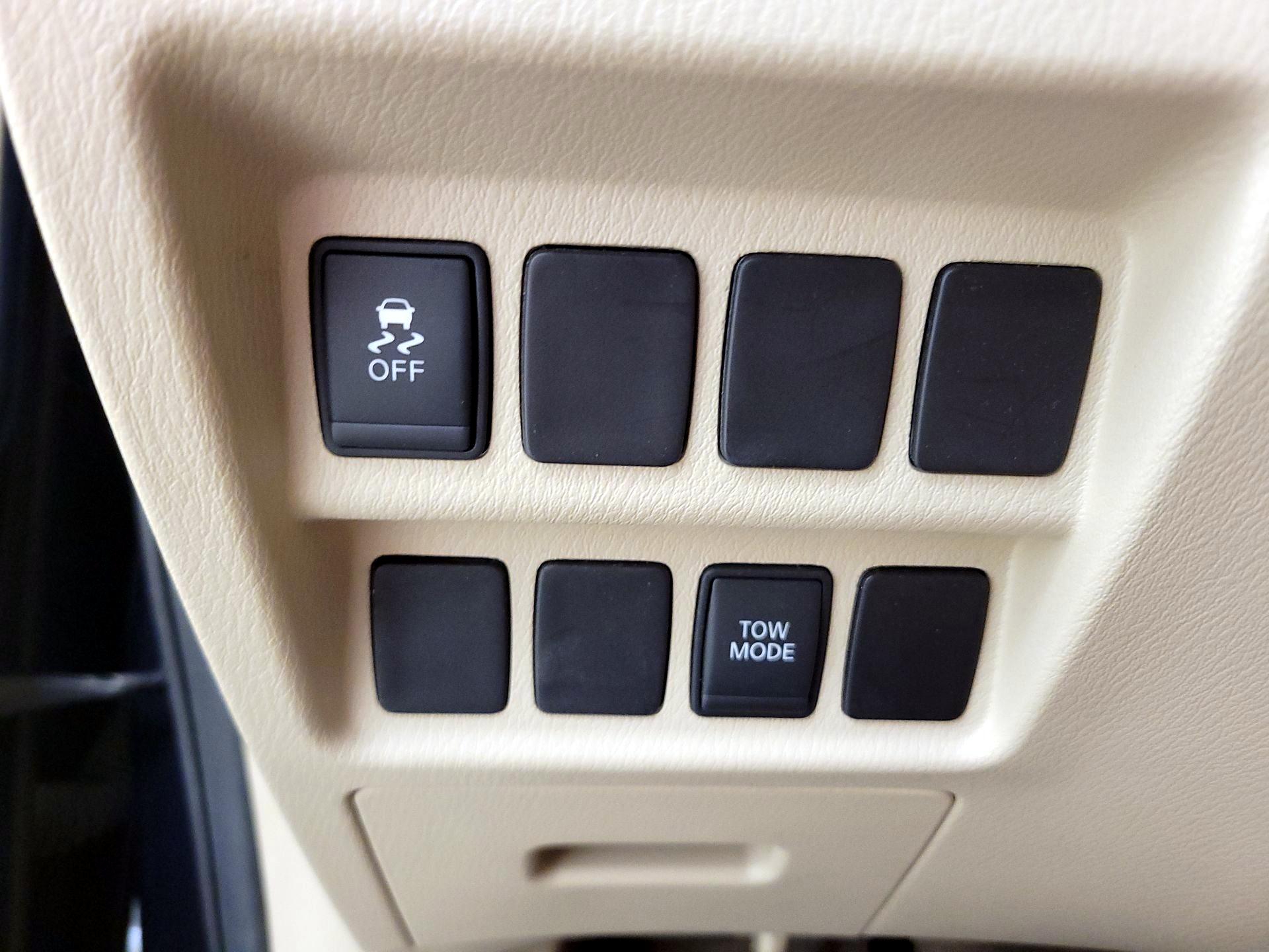 Thumbnail: 2015 Nissan Pathfinder - 13