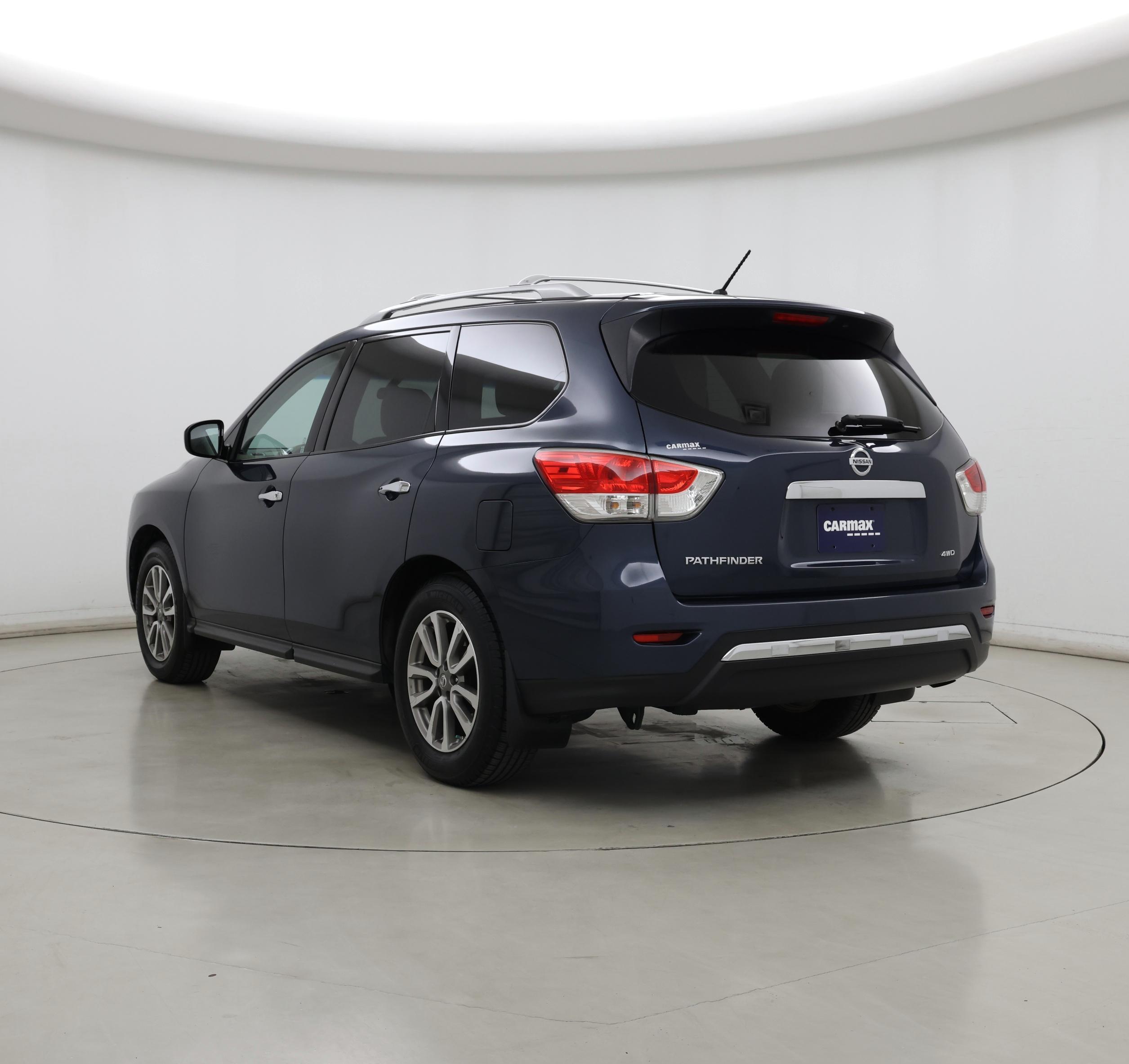 Thumbnail: 2015 Nissan Pathfinder - 2