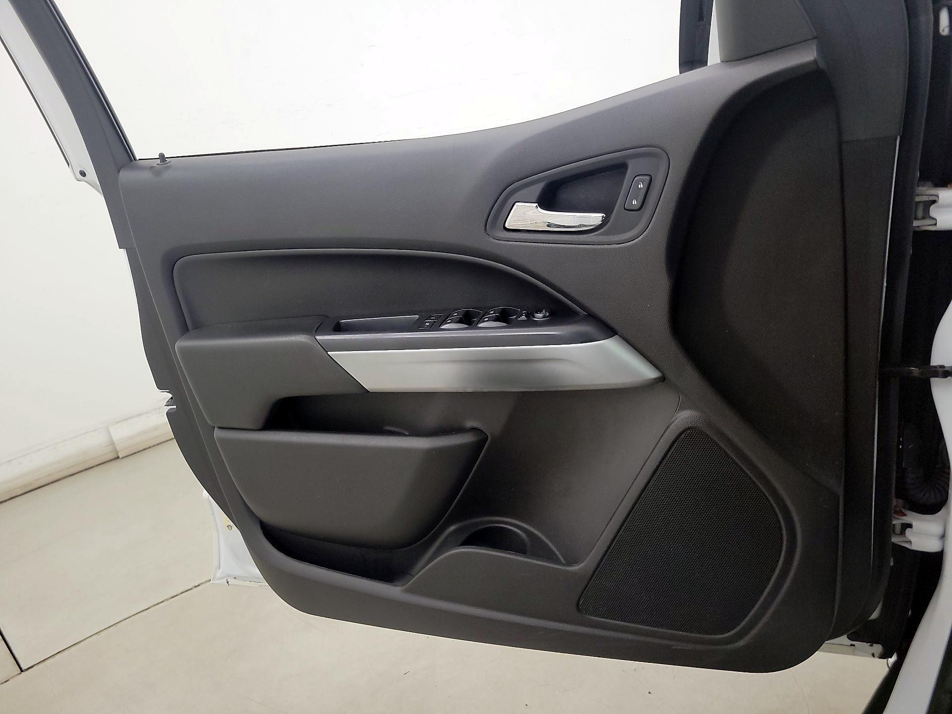 Thumbnail: 2017 Chevrolet Colorado - 12