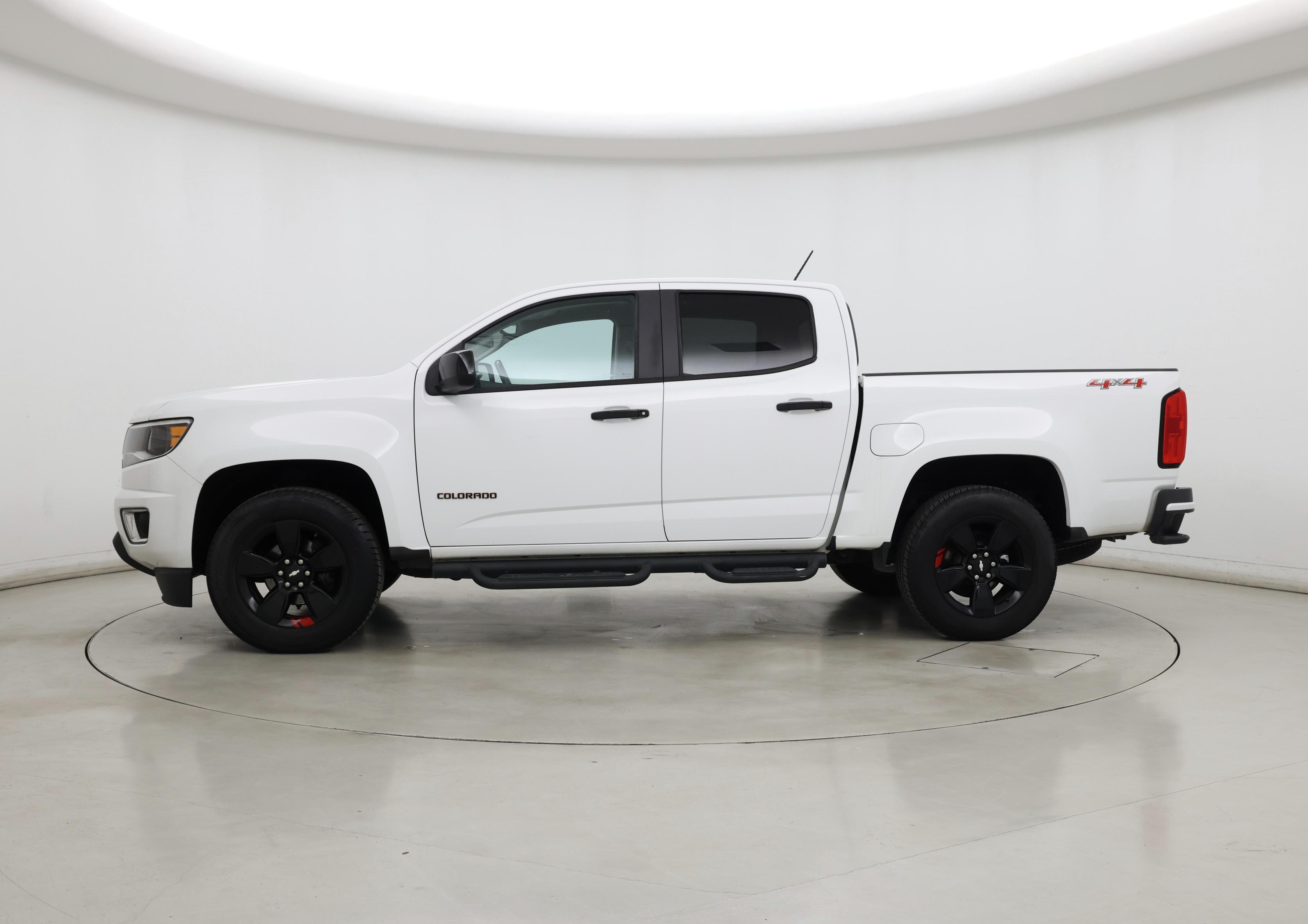 Thumbnail: 2017 Chevrolet Colorado - 3