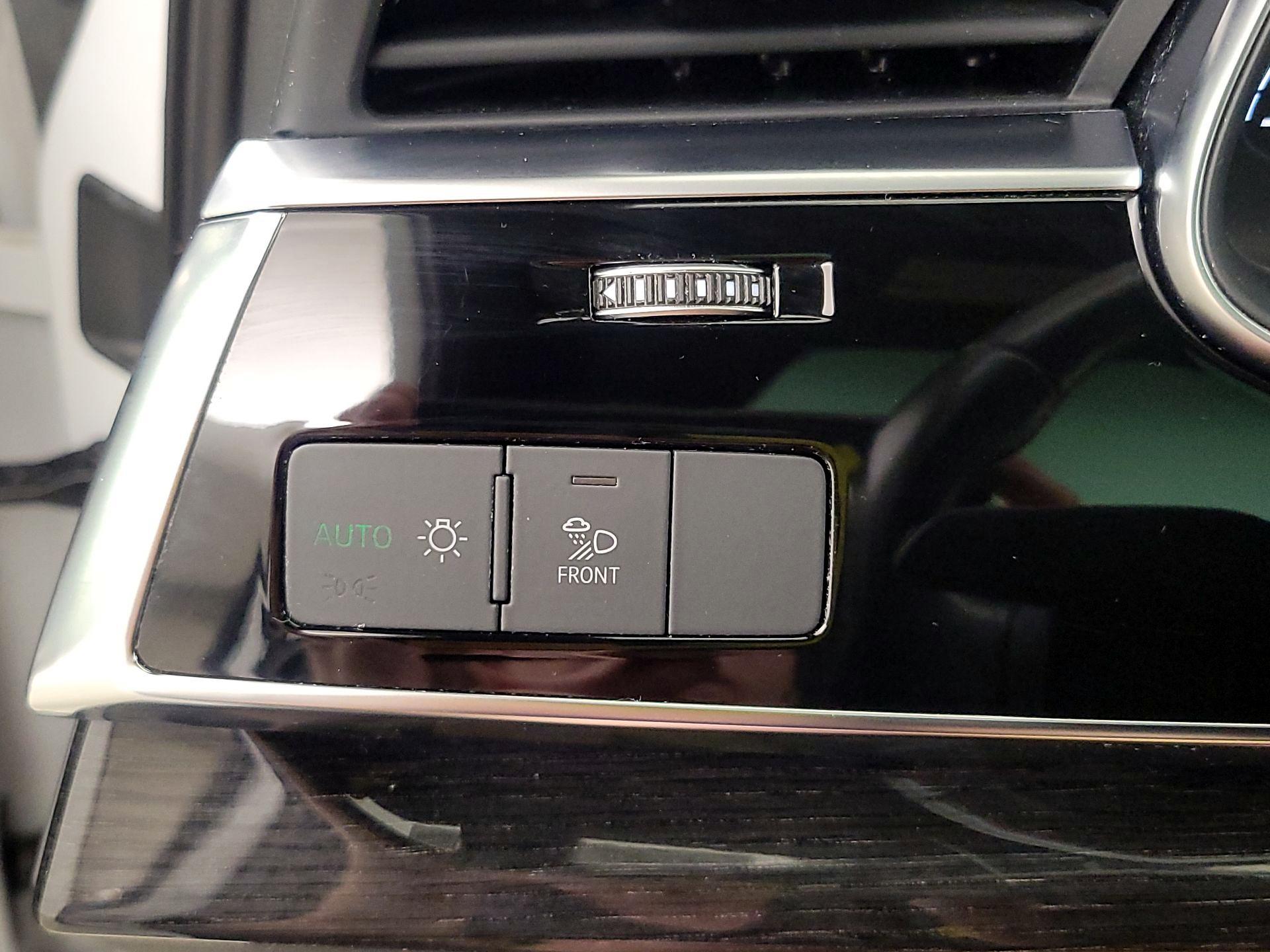 Thumbnail: 2020 Audi Q7 - 13