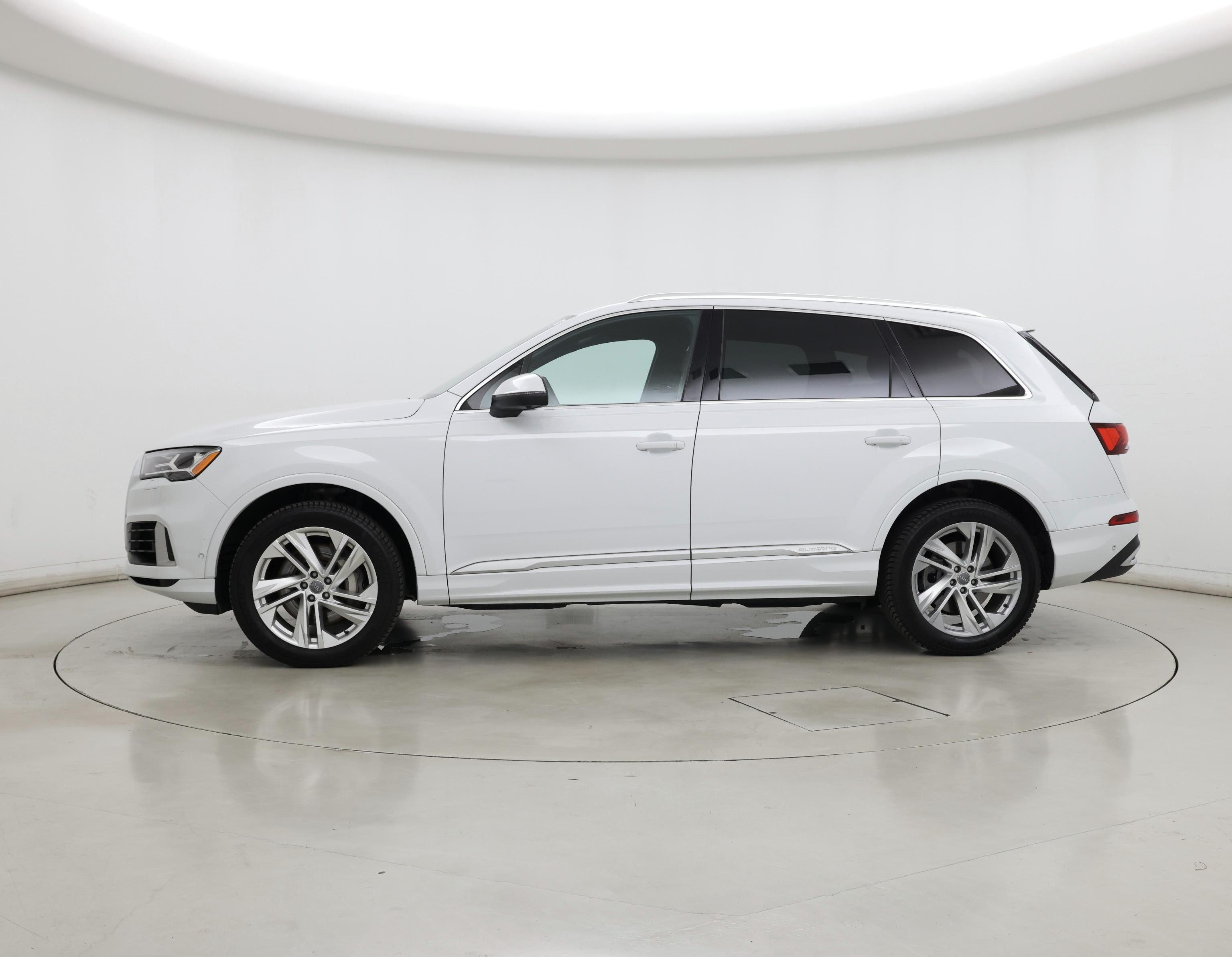 Thumbnail: 2020 Audi Q7 - 3