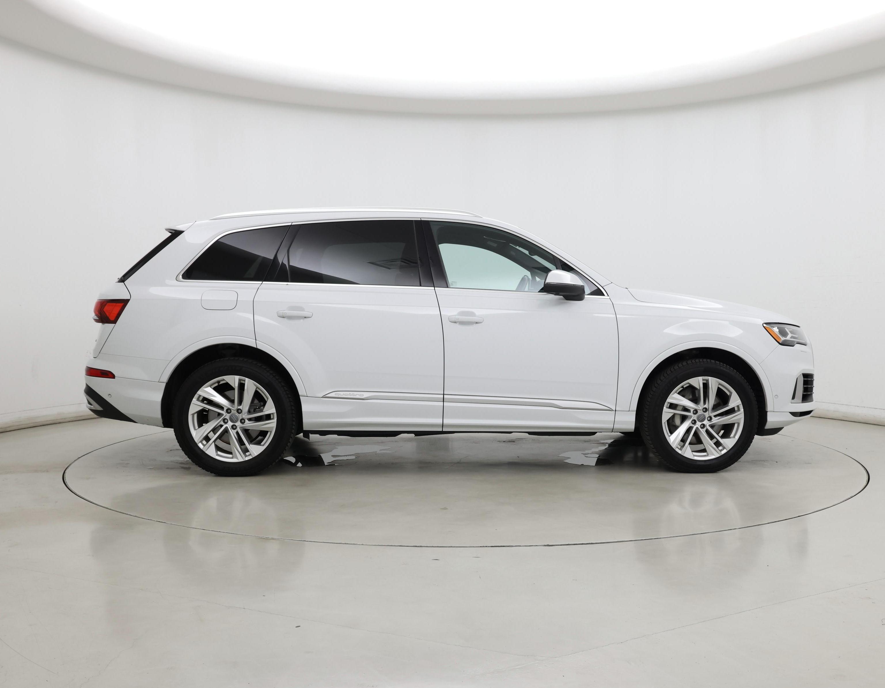 Thumbnail: 2020 Audi Q7 - 7