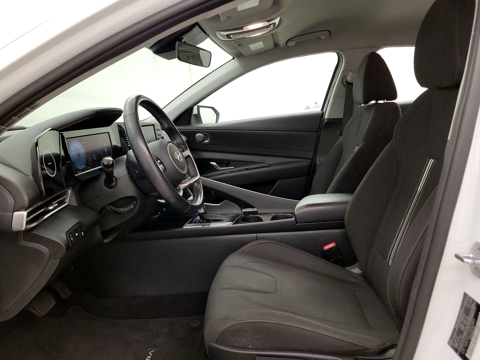 Thumbnail: 2021 Hyundai Elantra - 11