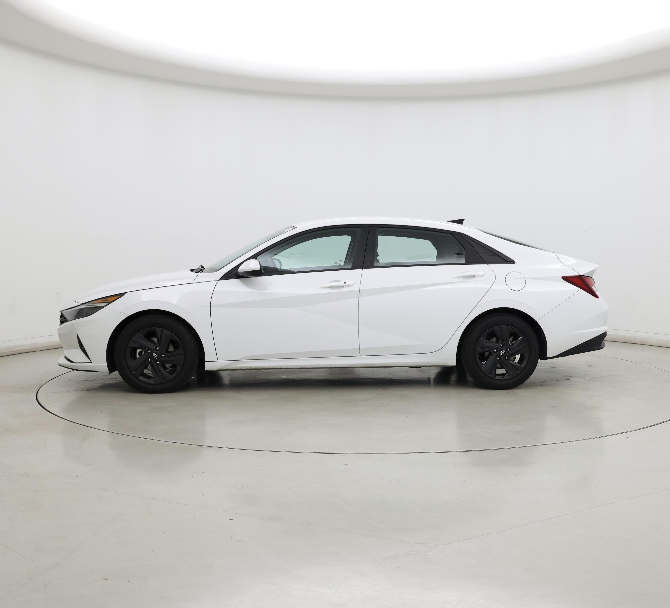 Thumbnail: 2021 Hyundai Elantra - 3