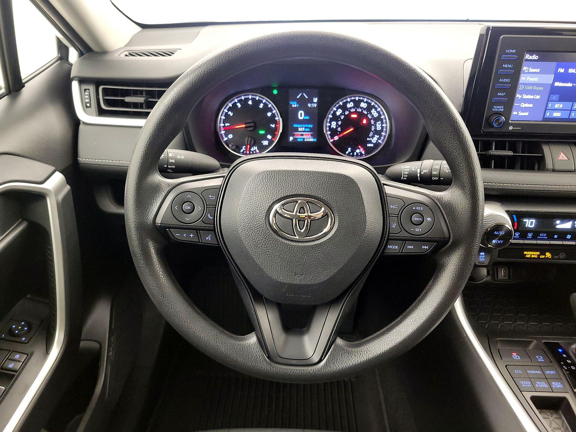 Thumbnail: 2022 Toyota RAV4 - 10