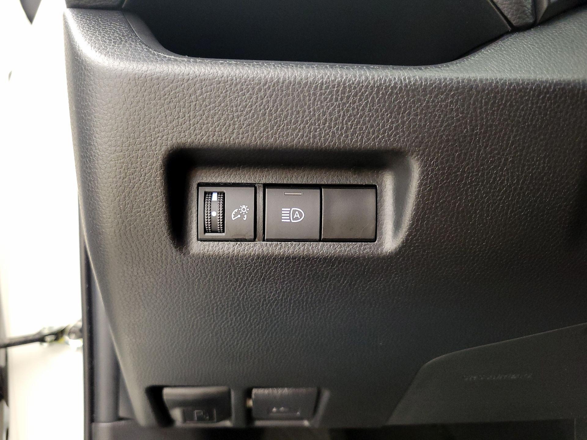 Thumbnail: 2022 Toyota RAV4 - 13