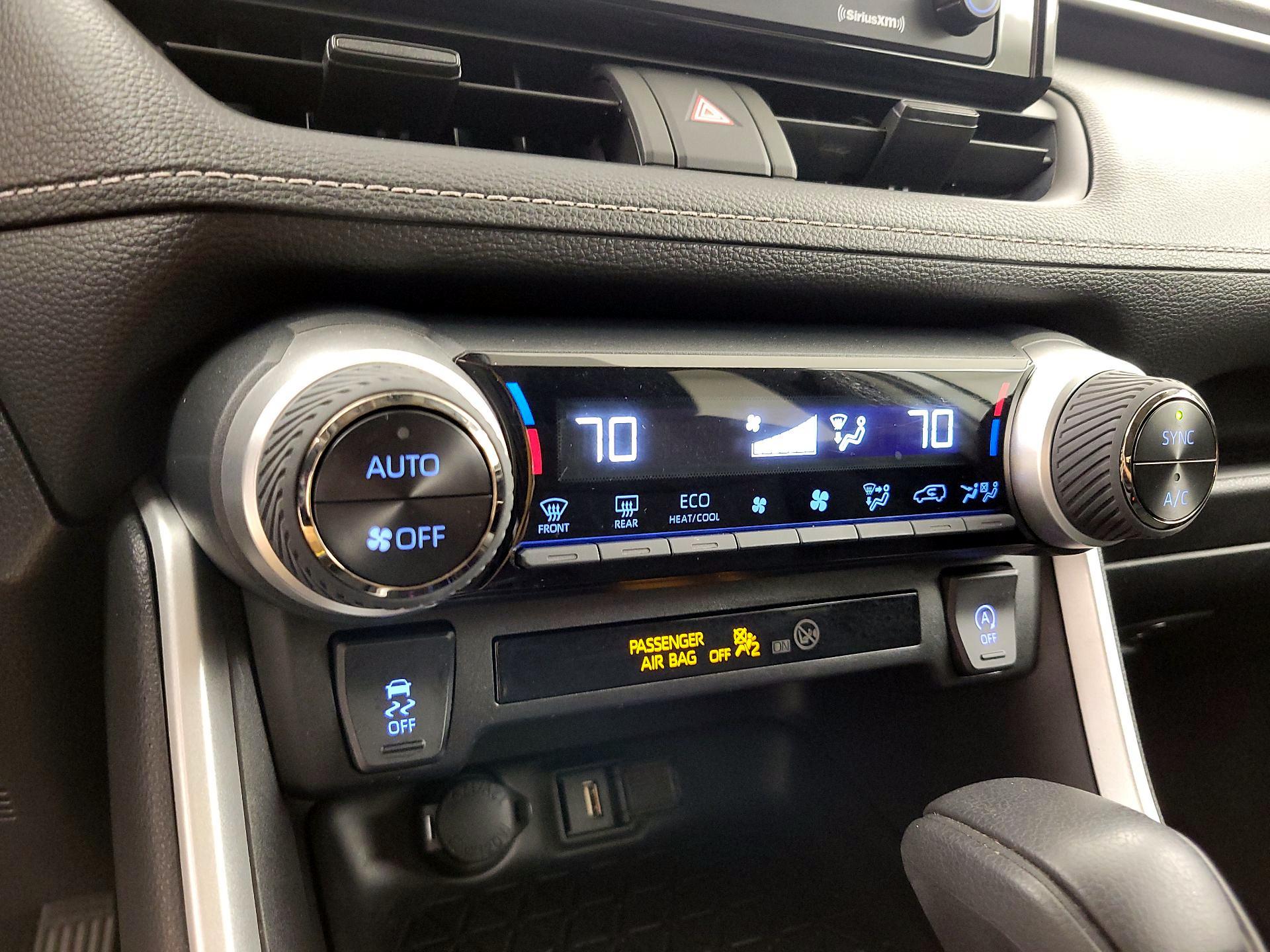 Thumbnail: 2022 Toyota RAV4 - 16