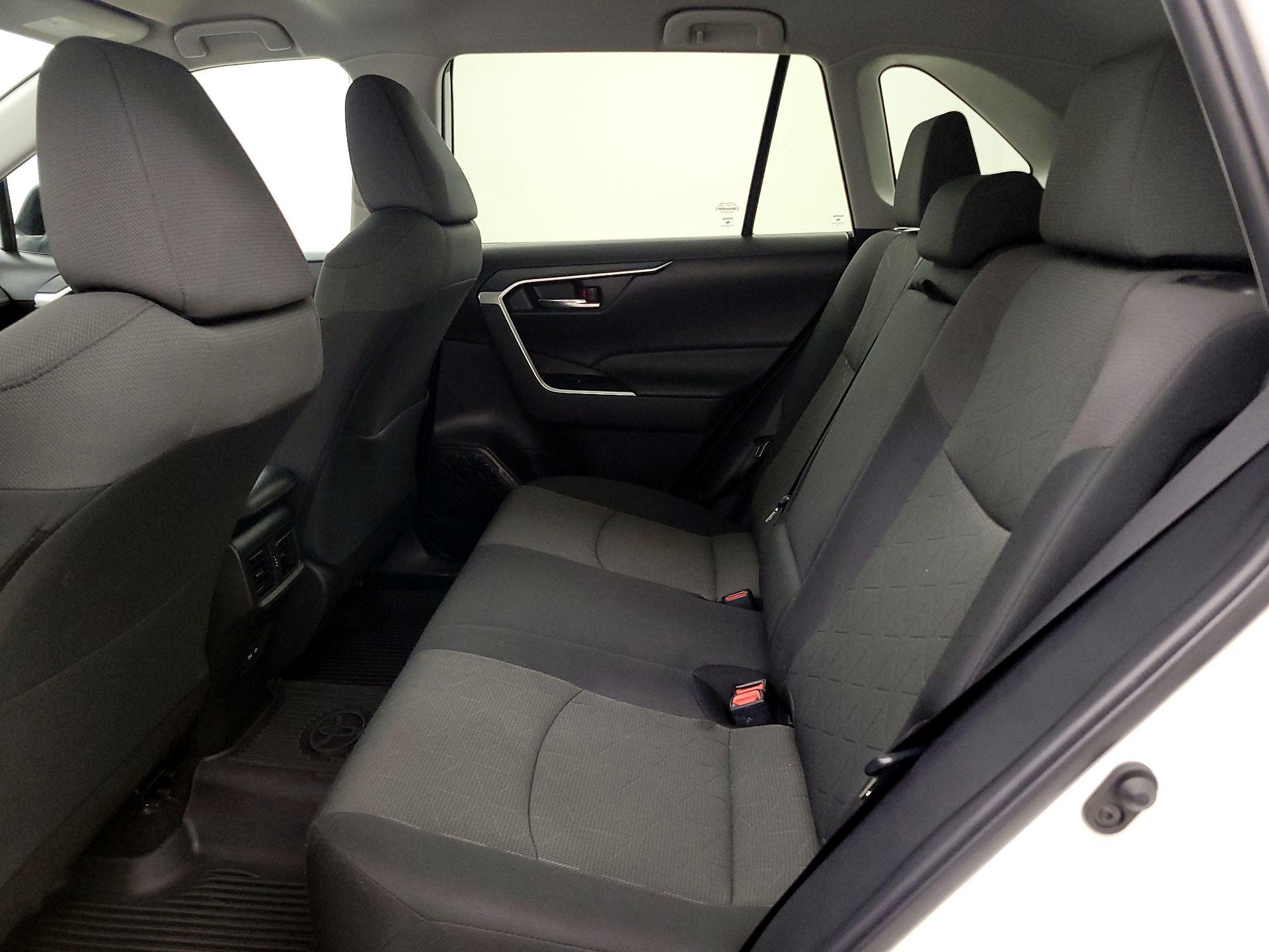 Thumbnail: 2022 Toyota RAV4 - 19