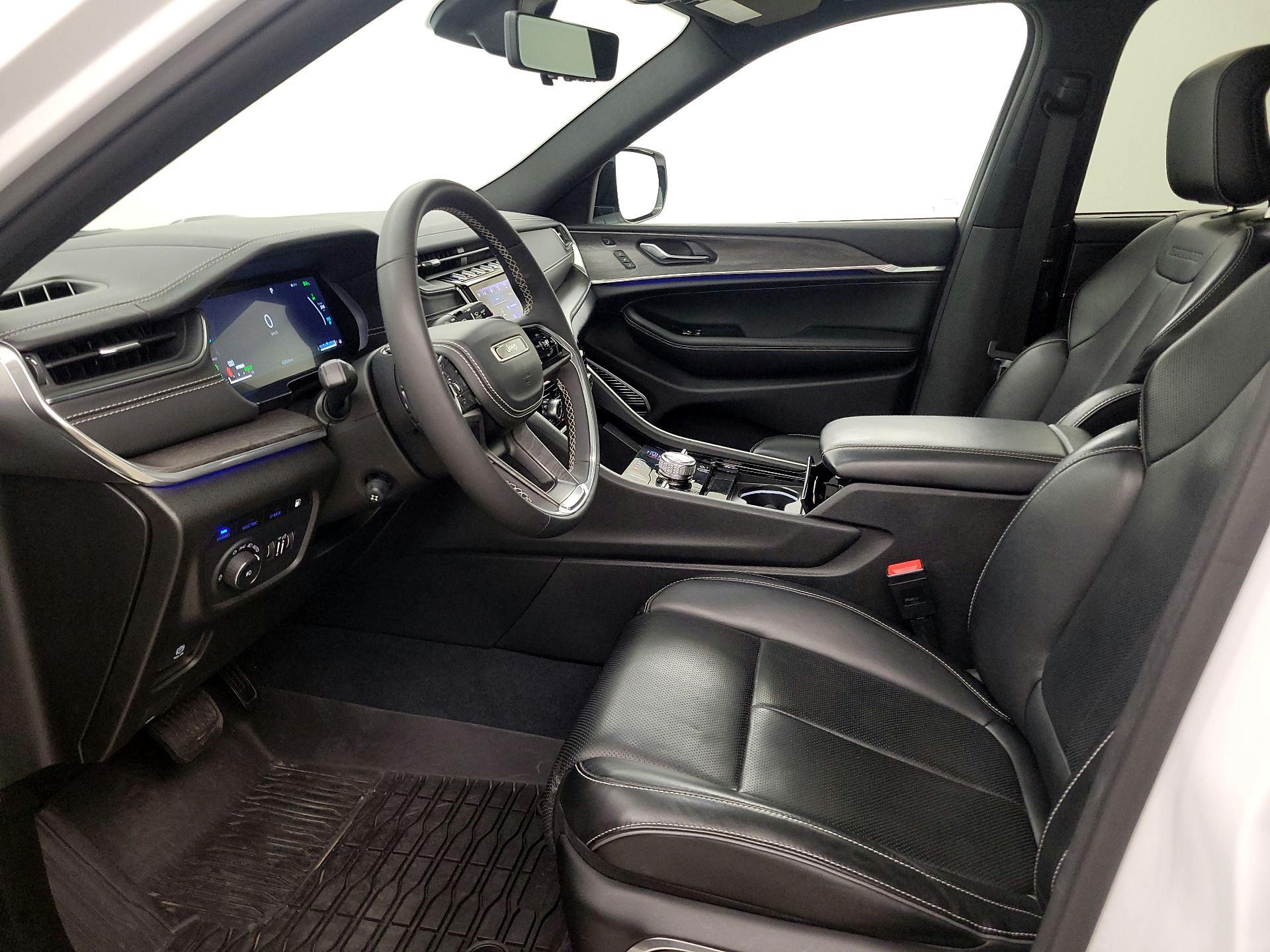 Thumbnail: 2022 Jeep Grand Cherokee - 11