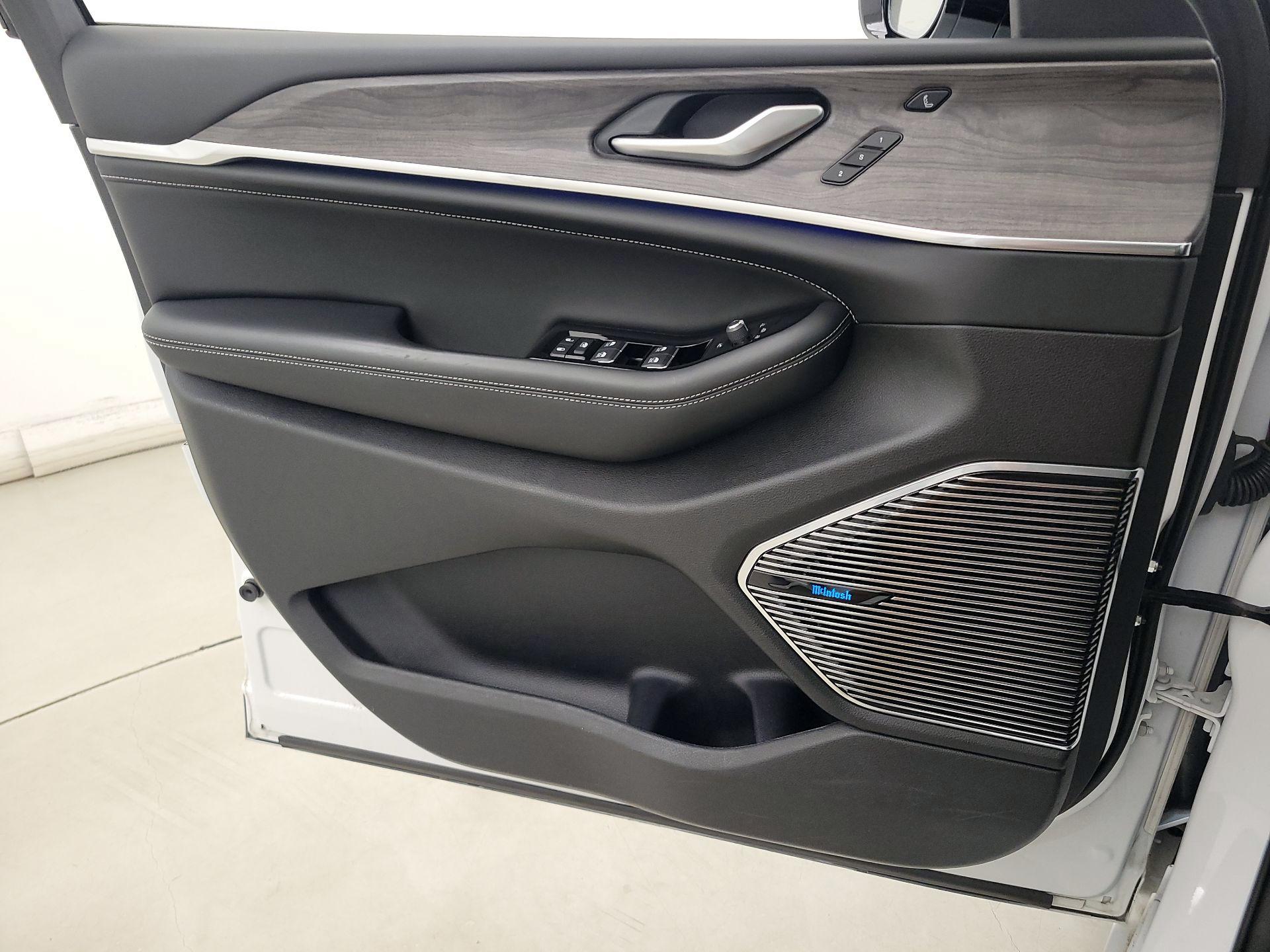 Thumbnail: 2022 Jeep Grand Cherokee - 12