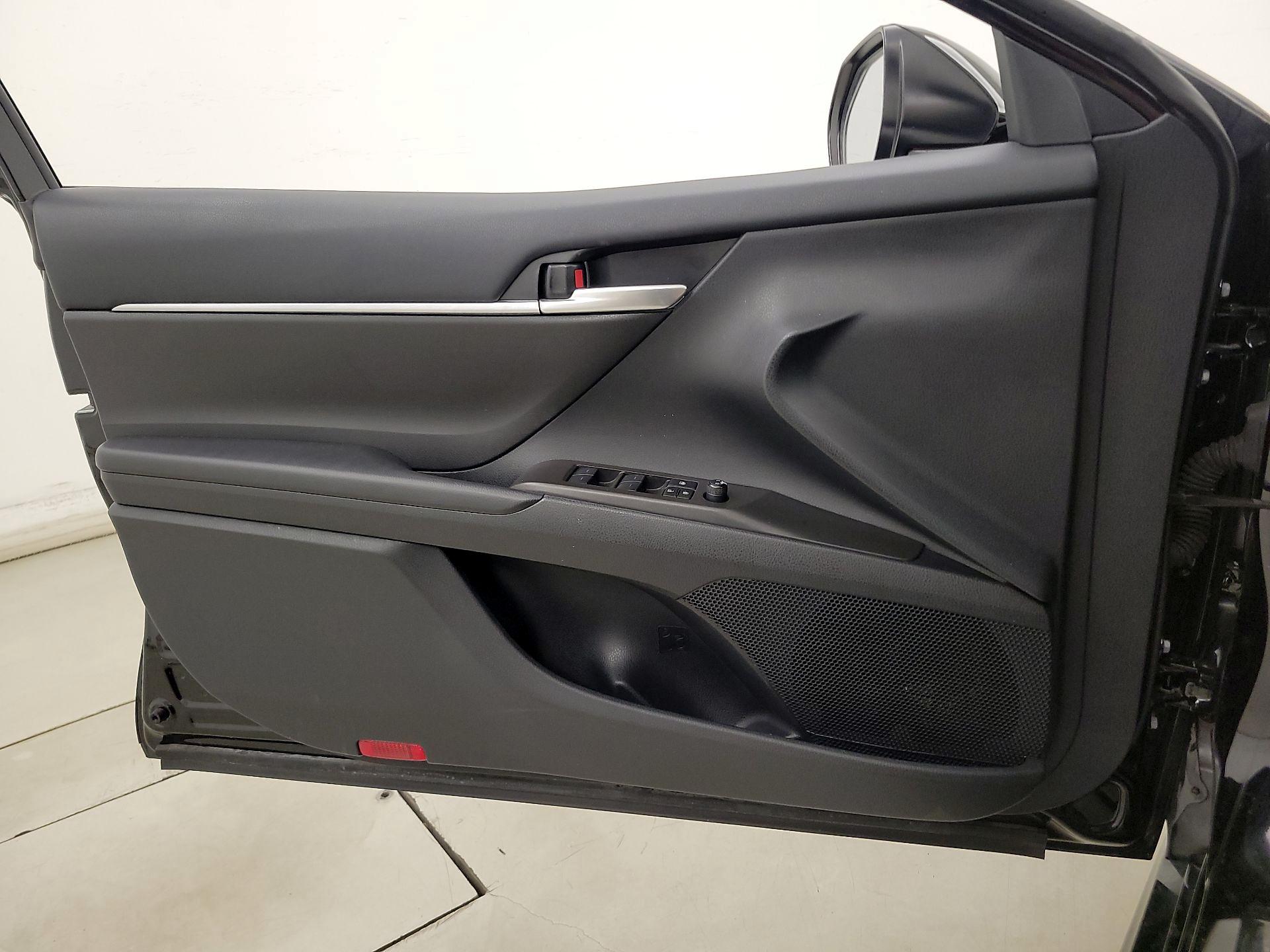 Thumbnail: 2023 Toyota Camry - 12