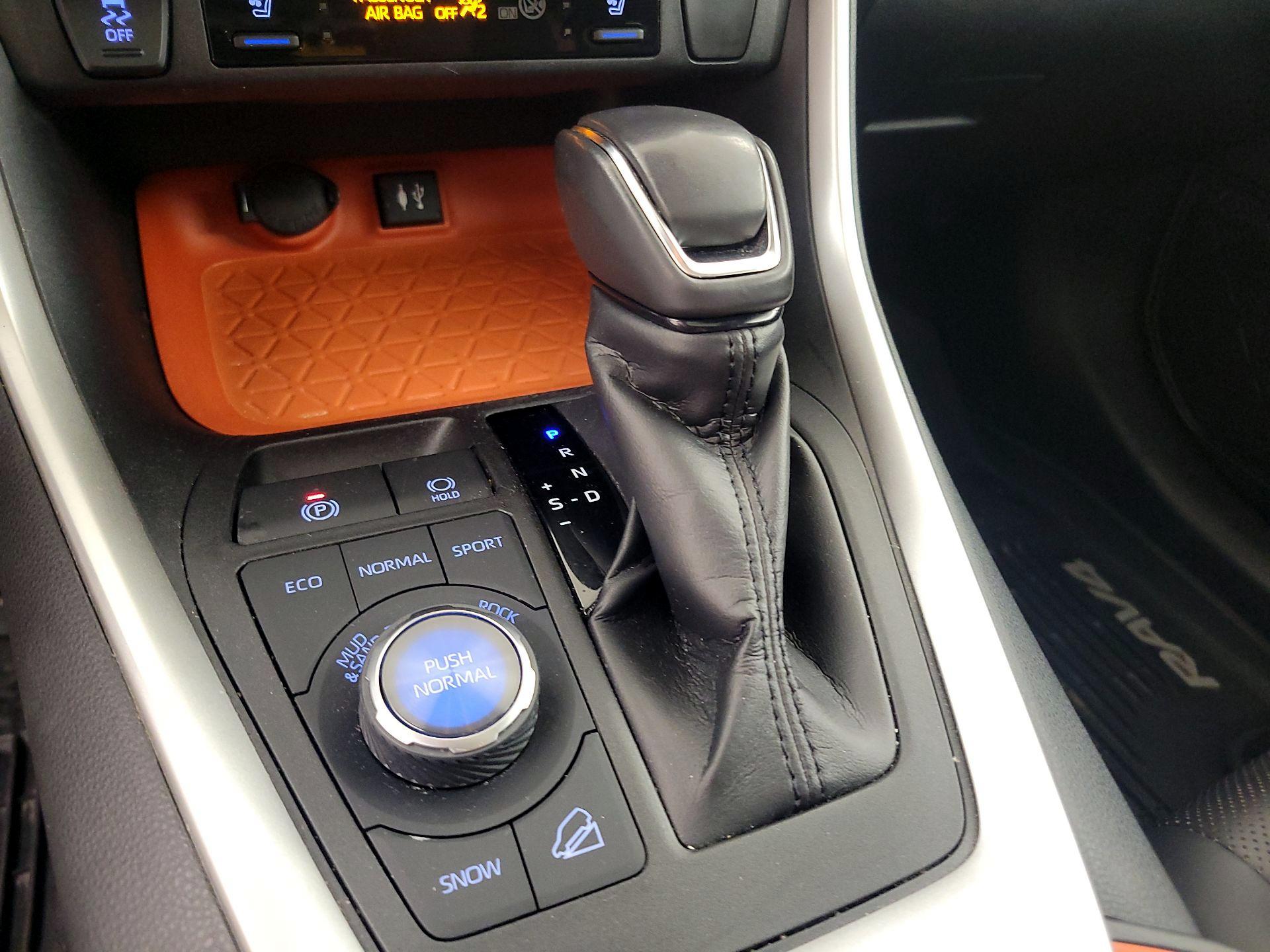 Thumbnail: 2019 Toyota RAV4 - 17