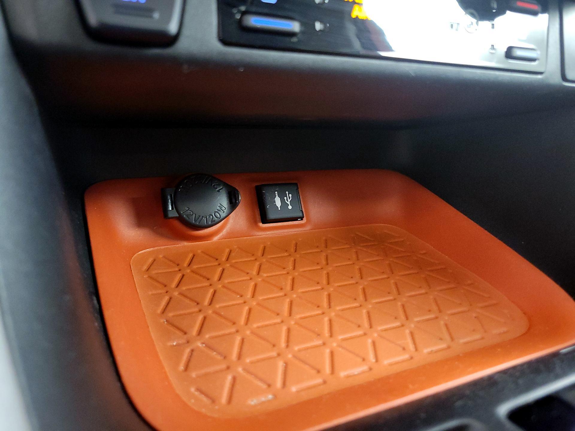 Thumbnail: 2019 Toyota RAV4 - 18