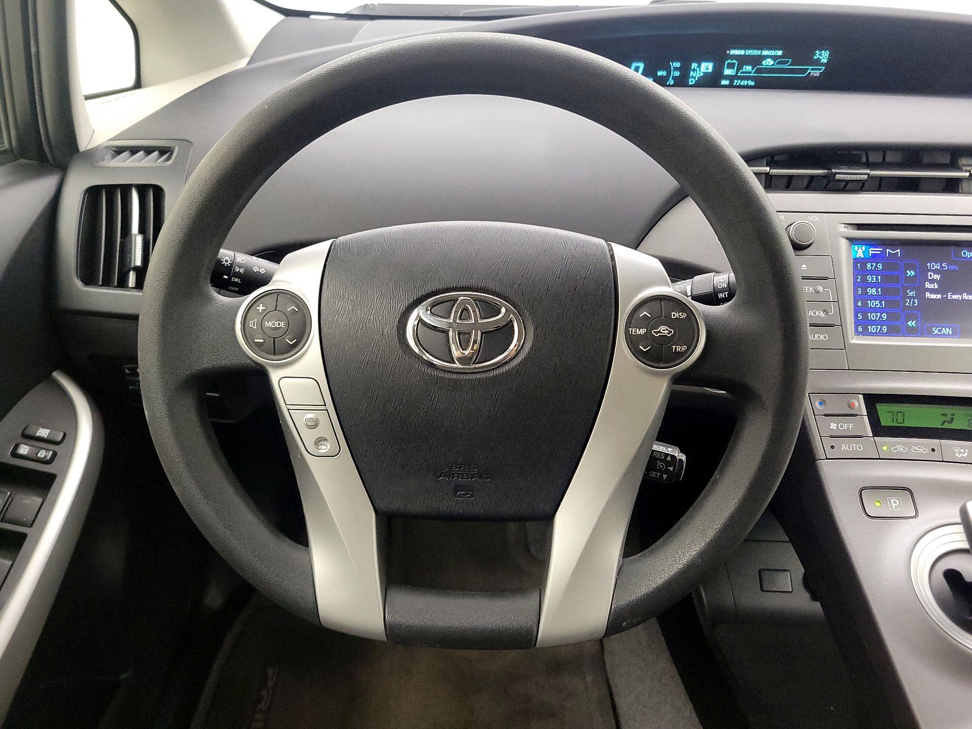 Thumbnail: 2015 Toyota Prius - 10