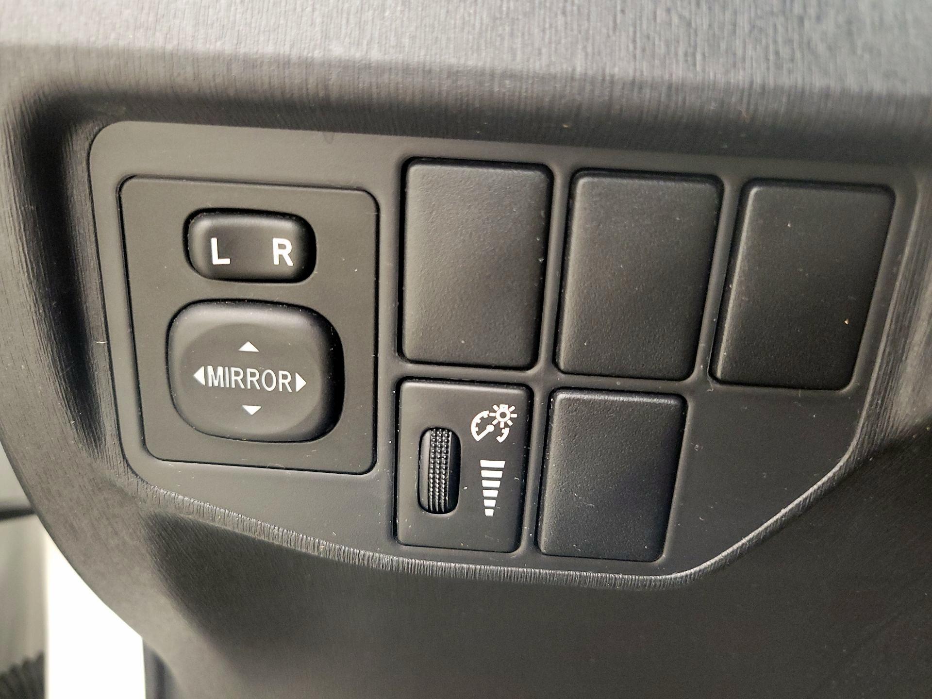 Thumbnail: 2015 Toyota Prius - 13