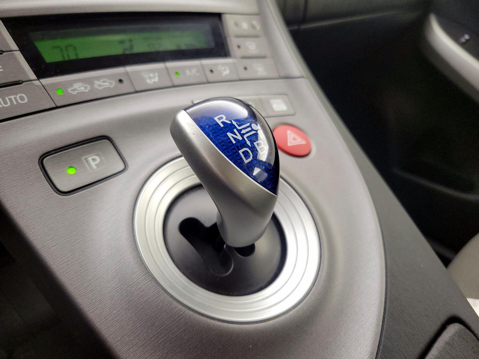 Thumbnail: 2015 Toyota Prius - 17