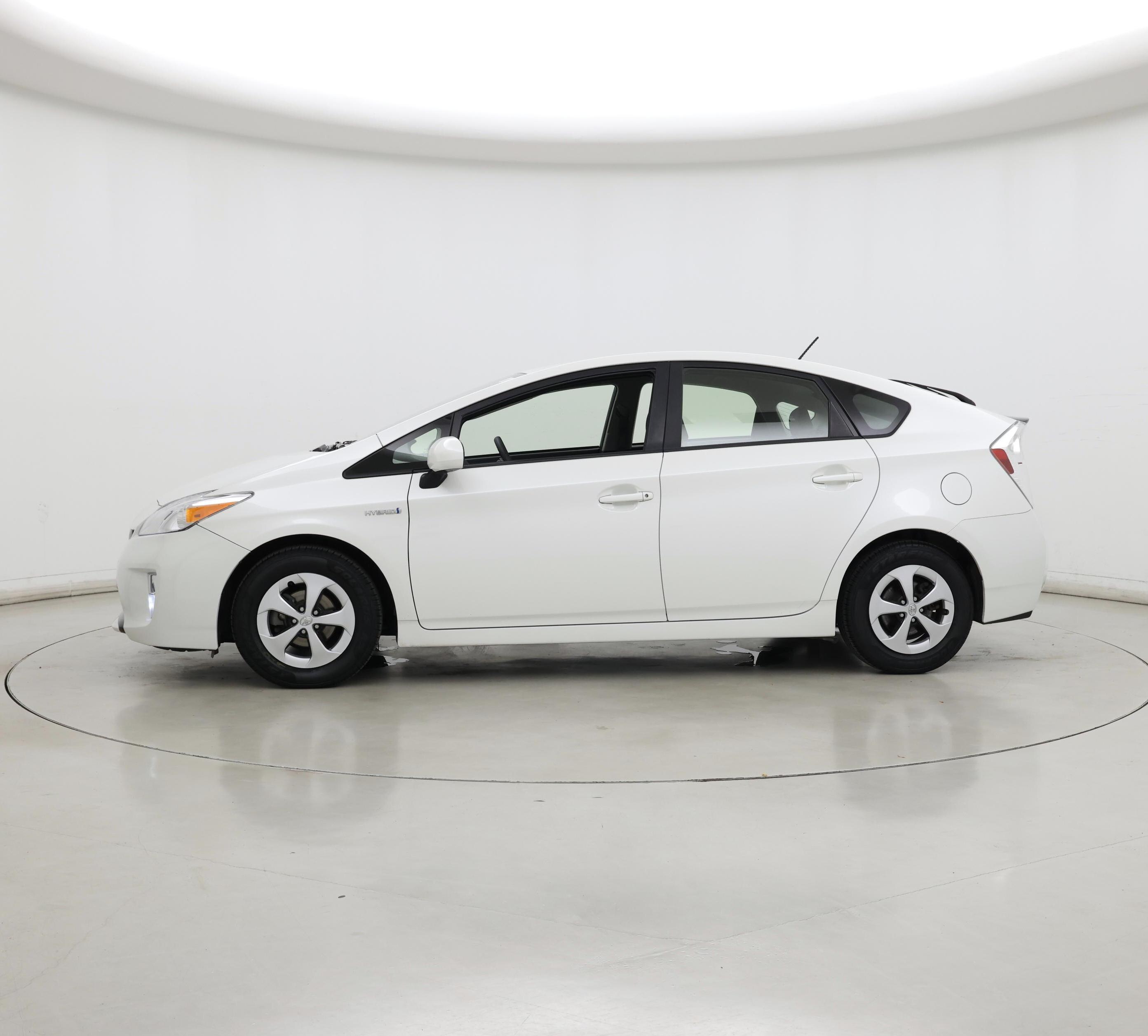 Thumbnail: 2015 Toyota Prius - 3