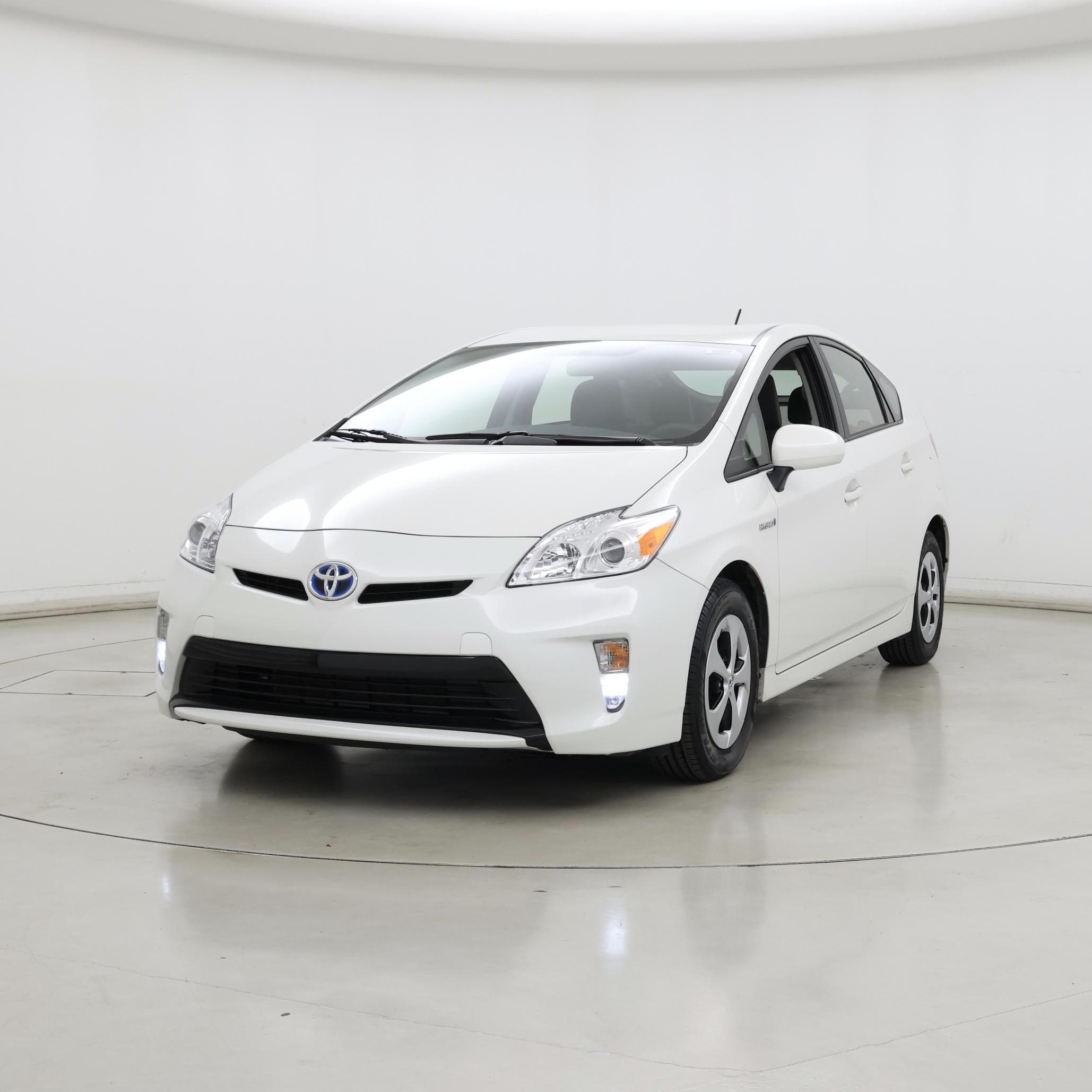 Thumbnail: 2015 Toyota Prius - 4