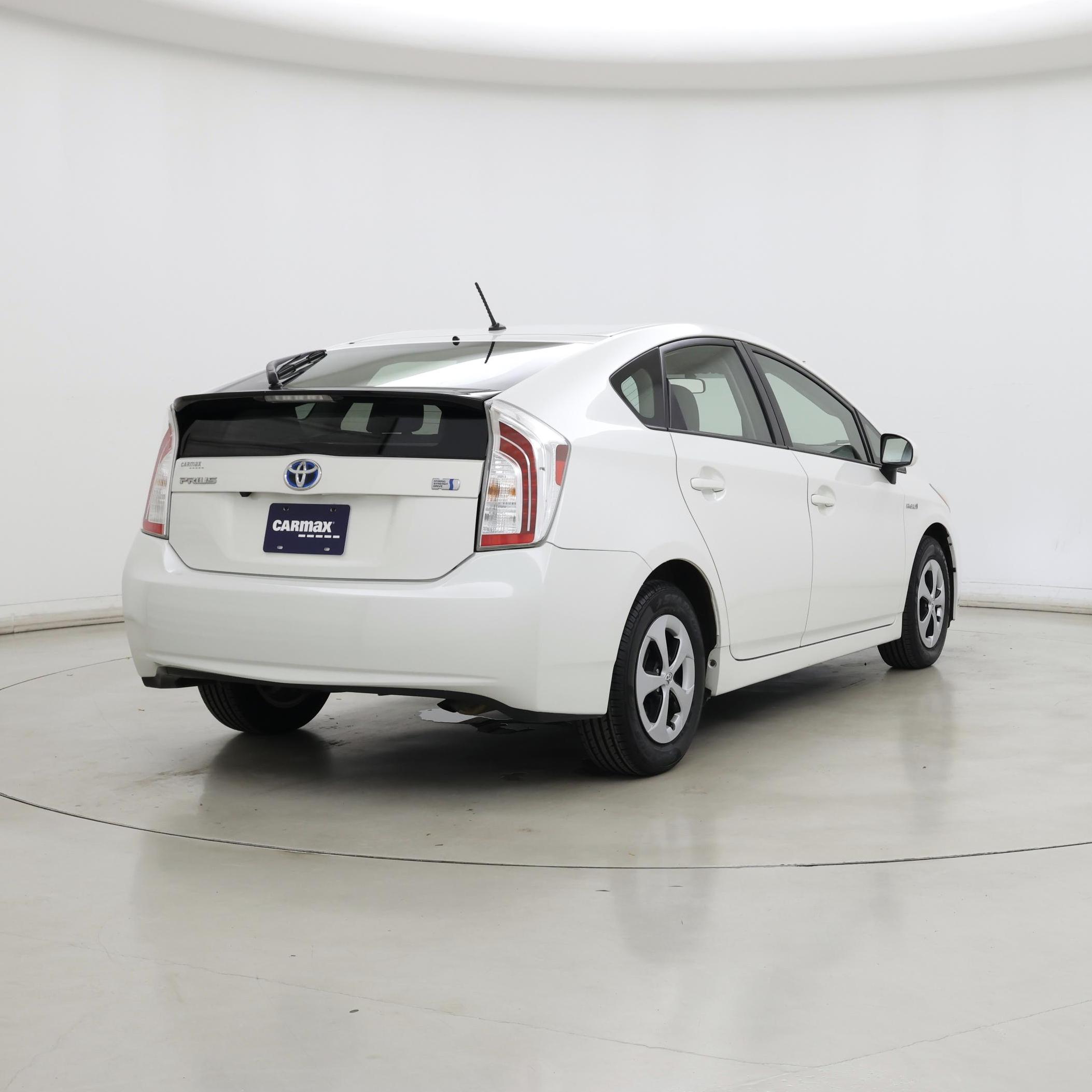 Thumbnail: 2015 Toyota Prius - 8
