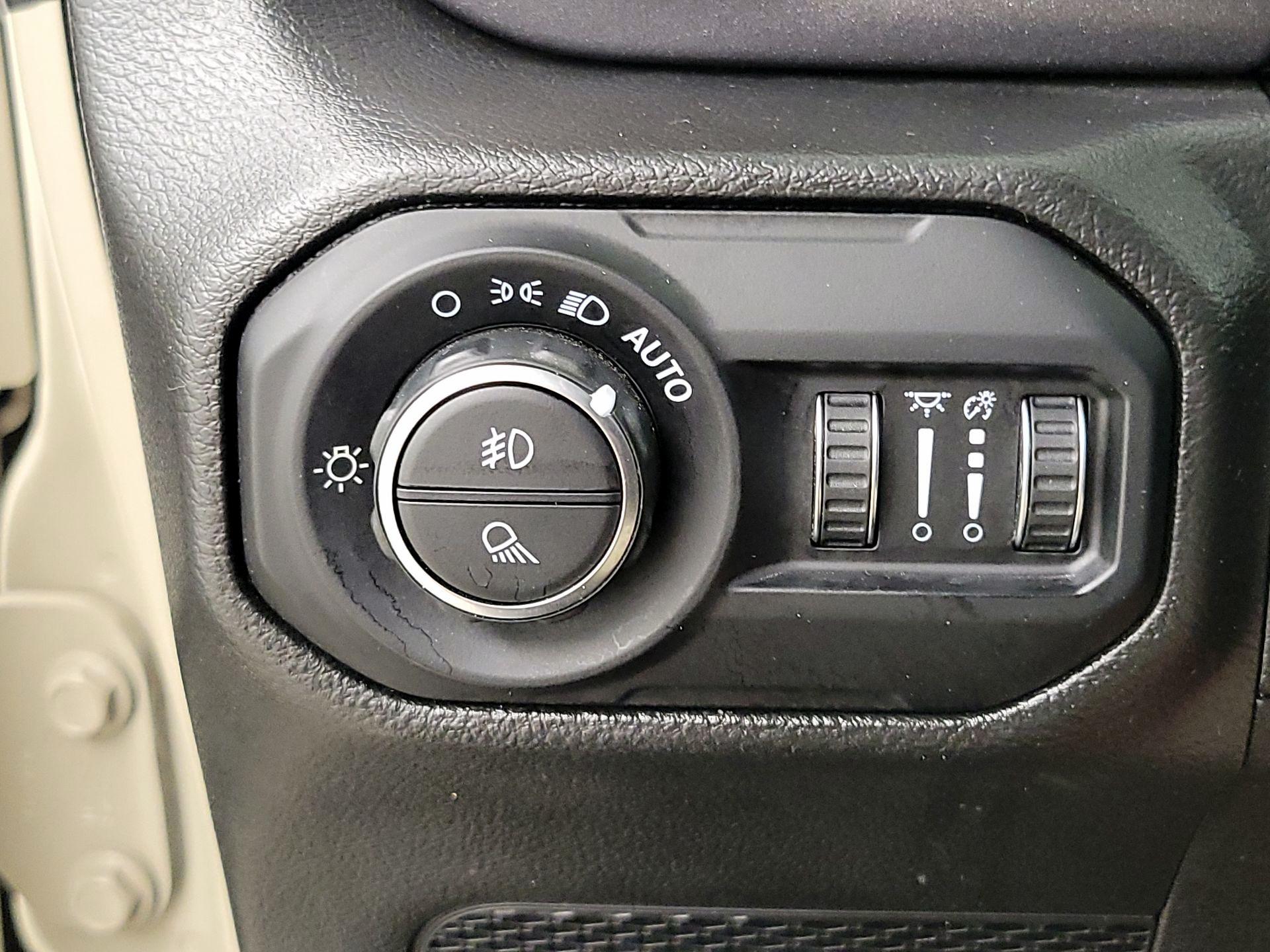 Thumbnail: 2022 Jeep Gladiator - 13