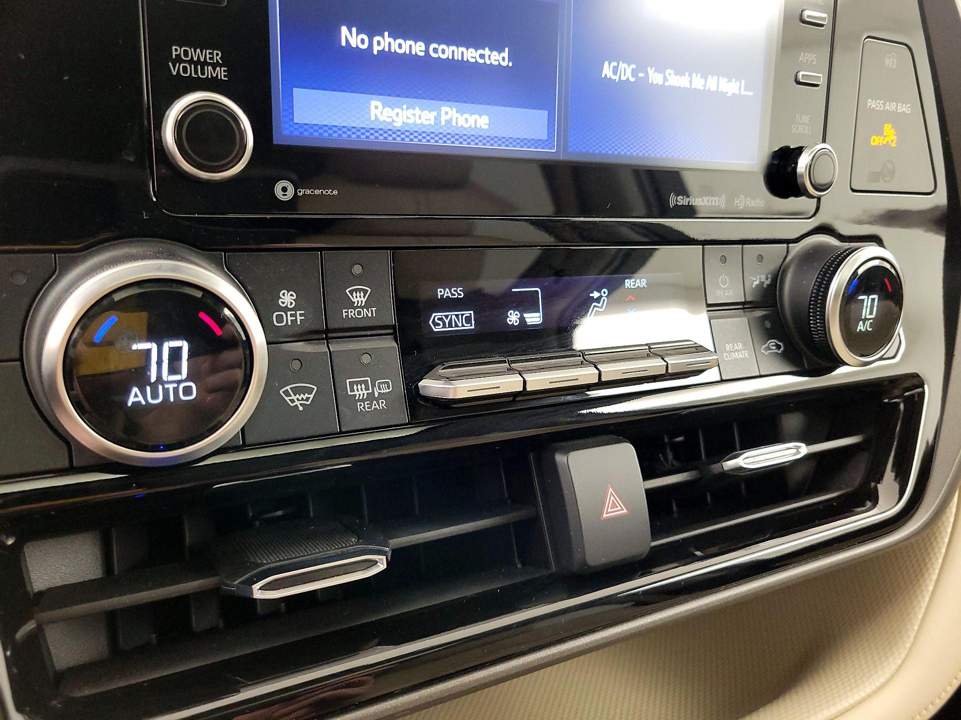 Thumbnail: 2021 Toyota Highlander - 16