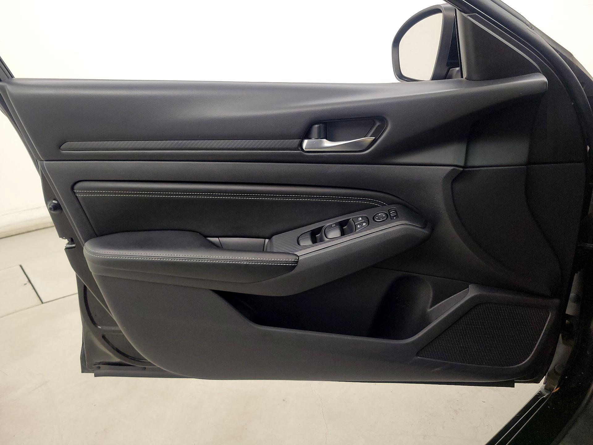 Thumbnail: 2019 Nissan Altima - 12