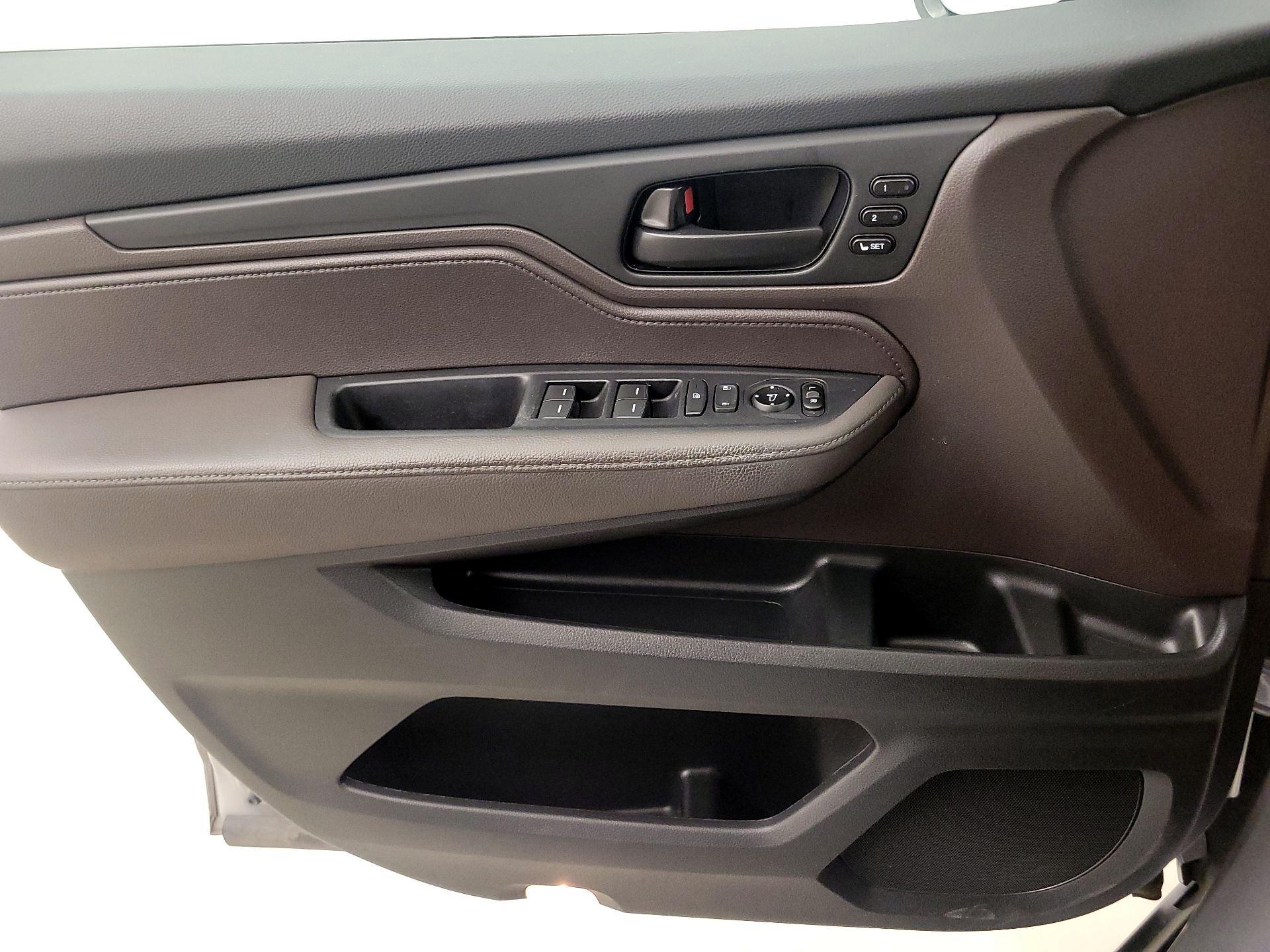 Thumbnail: 2020 Honda Odyssey - 12