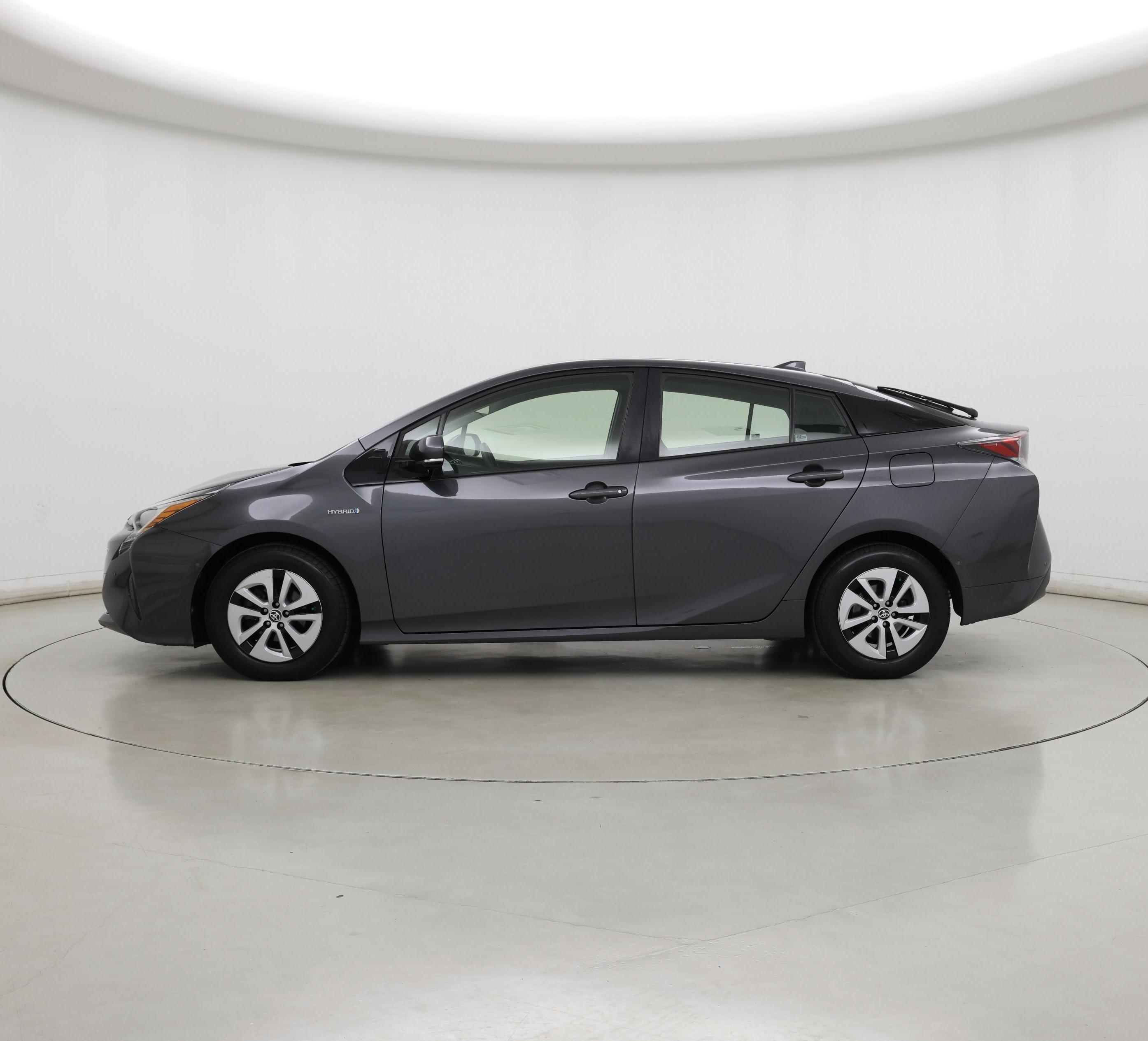 Thumbnail: 2017 Toyota Prius - 3