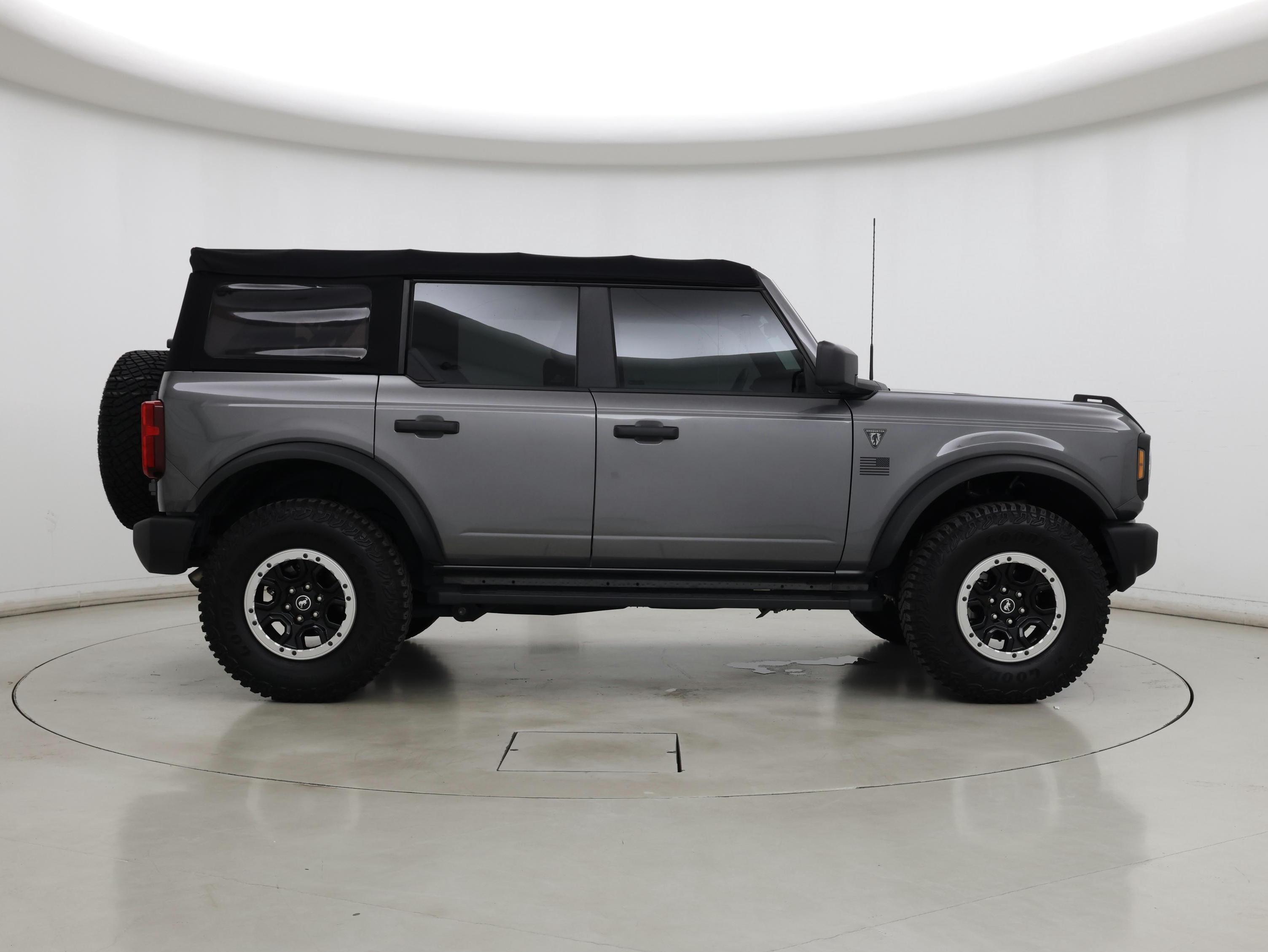 Thumbnail: 2021 Ford Bronco - 7