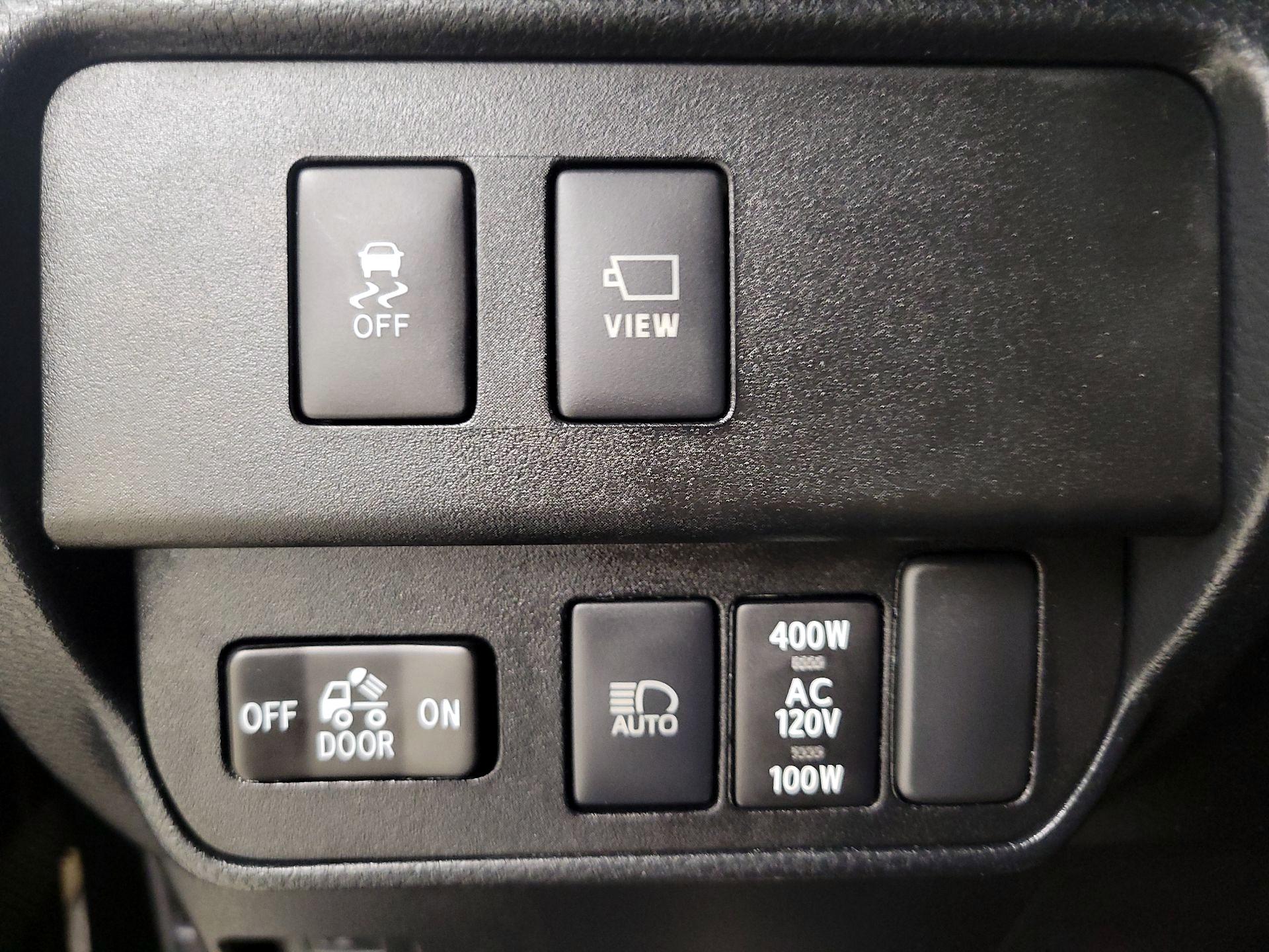 Thumbnail: 2020 Toyota Tacoma - 13