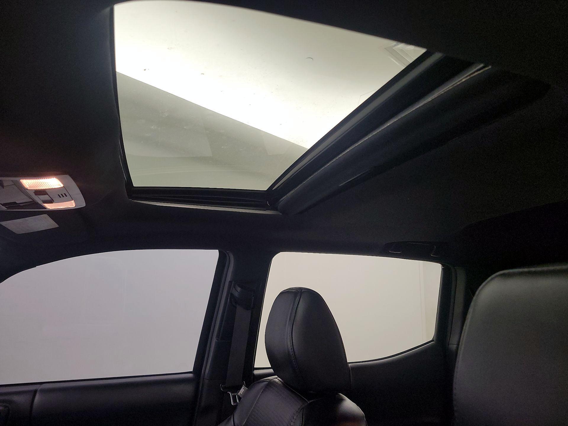 Thumbnail: 2020 Toyota Tacoma - 20