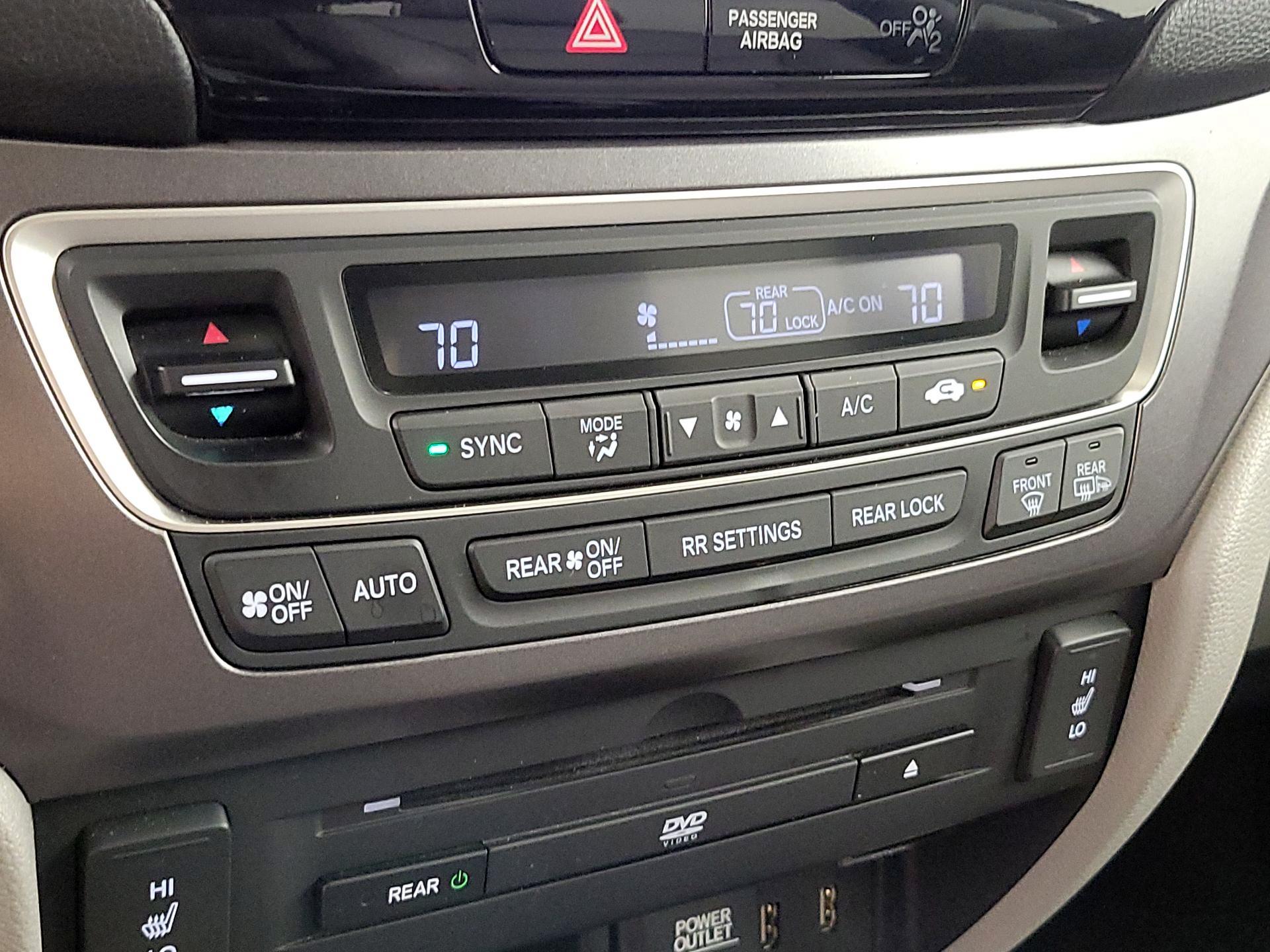 Thumbnail: 2018 Honda Pilot - 16
