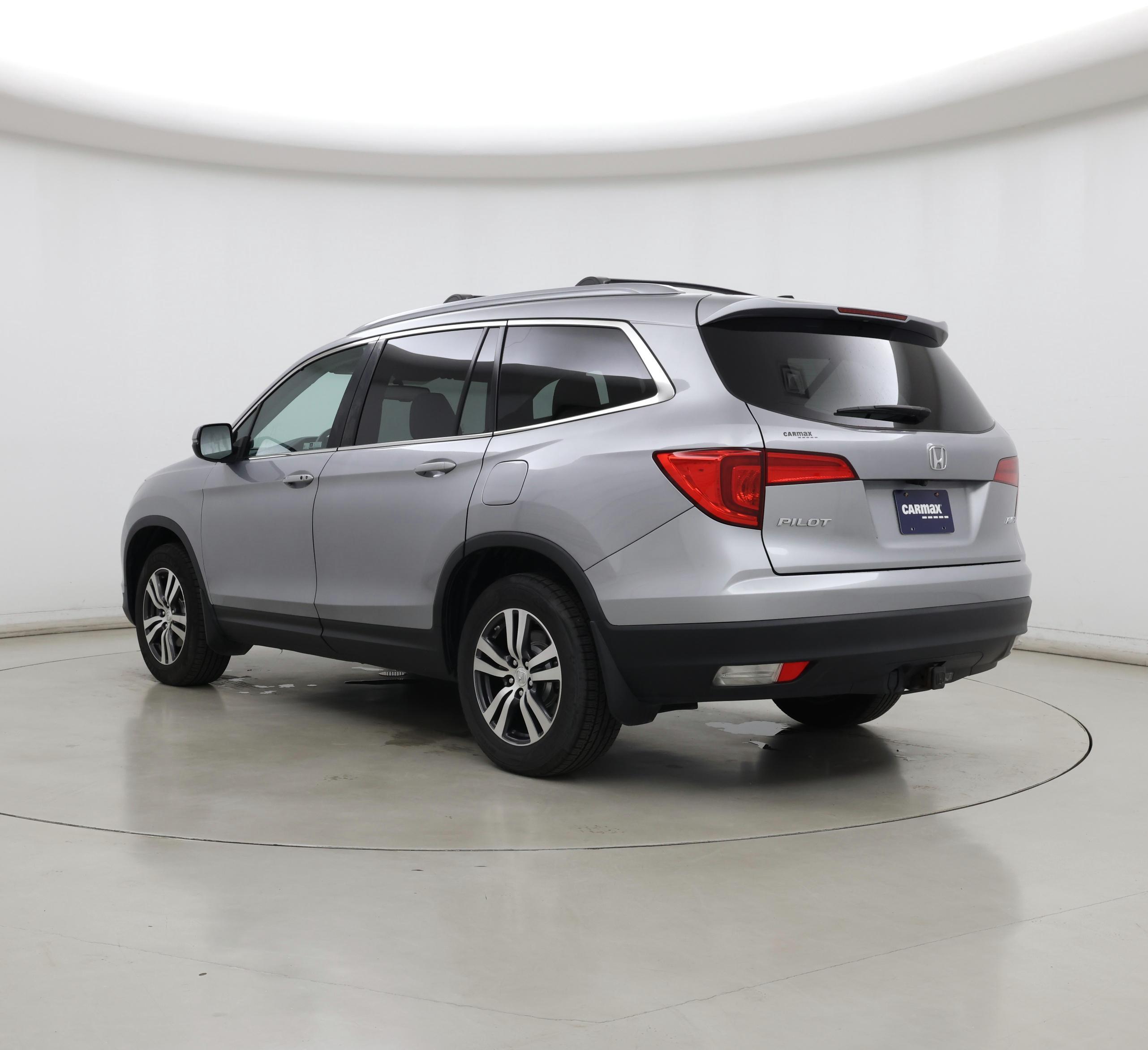 Thumbnail: 2018 Honda Pilot - 2