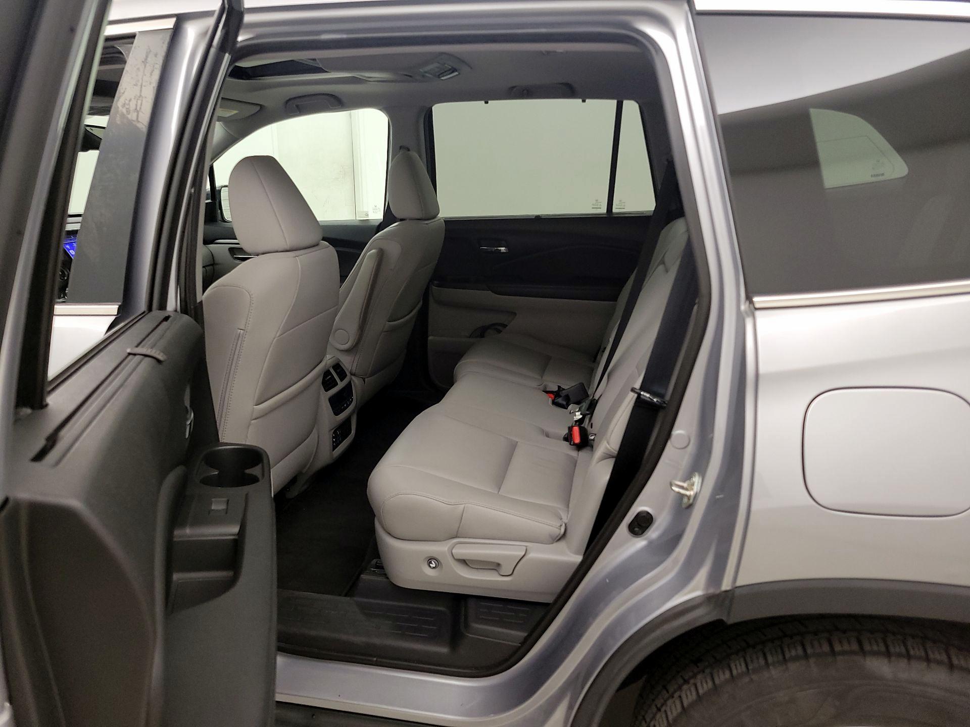 Thumbnail: 2018 Honda Pilot - 20
