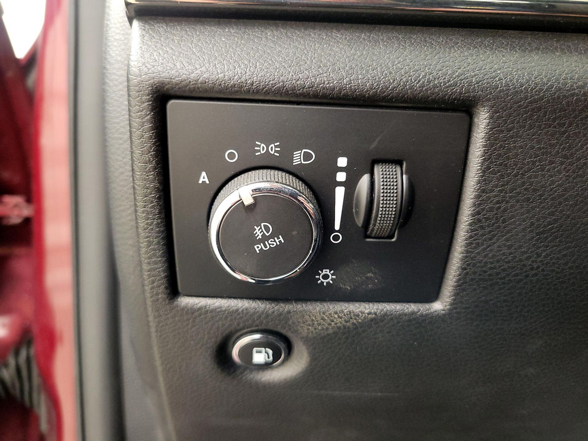 Thumbnail: 2020 Jeep Grand Cherokee - 13