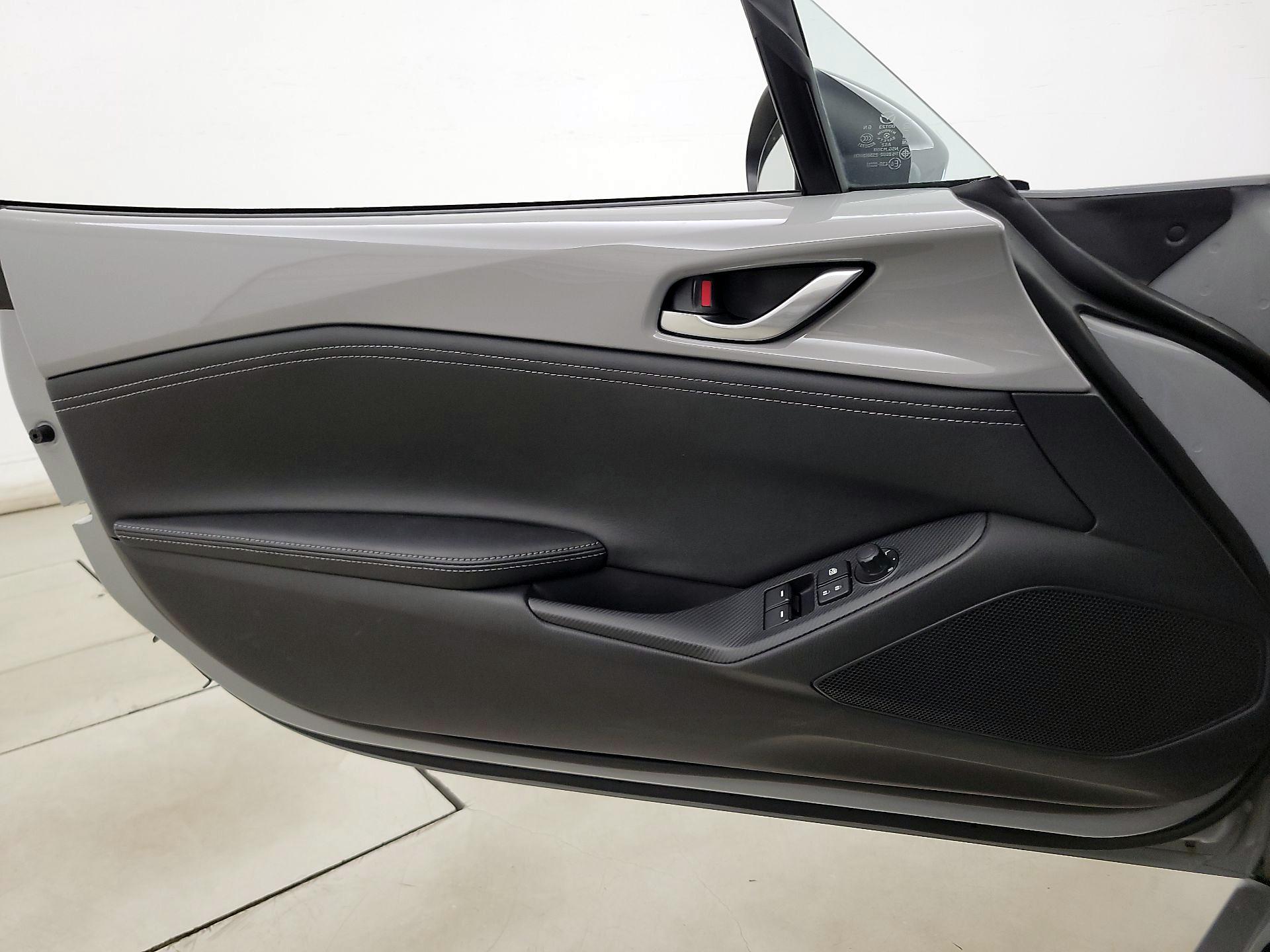 Thumbnail: 2025 Mazda MX-5 Miata - 12