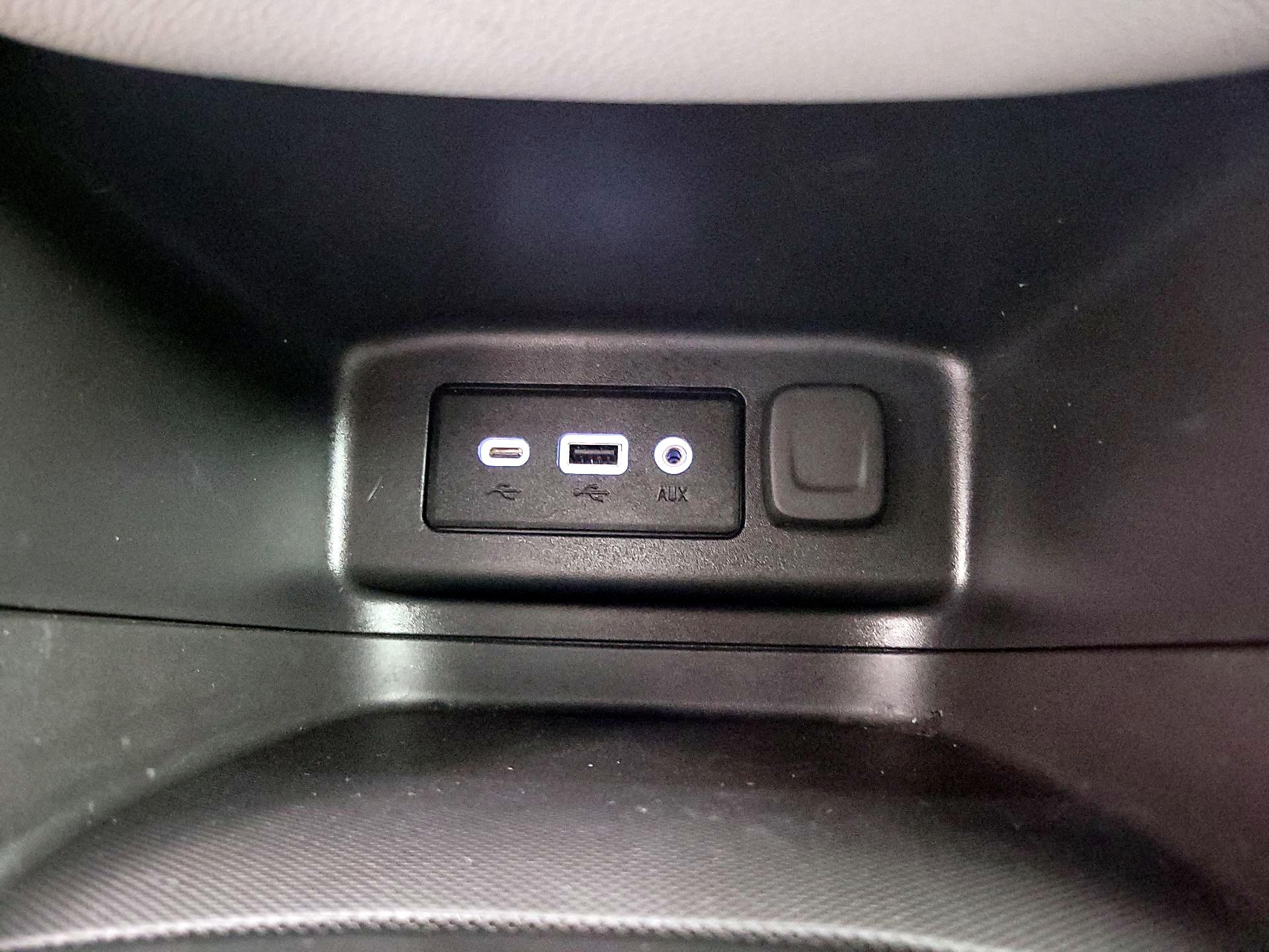 Thumbnail: 2023 Chevrolet Equinox - 18