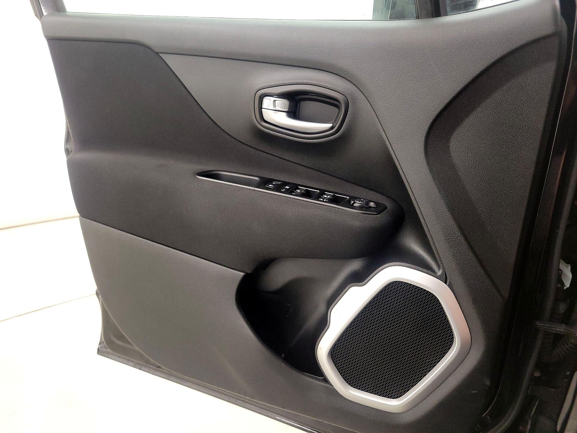 Thumbnail: 2020 Jeep Renegade - 12