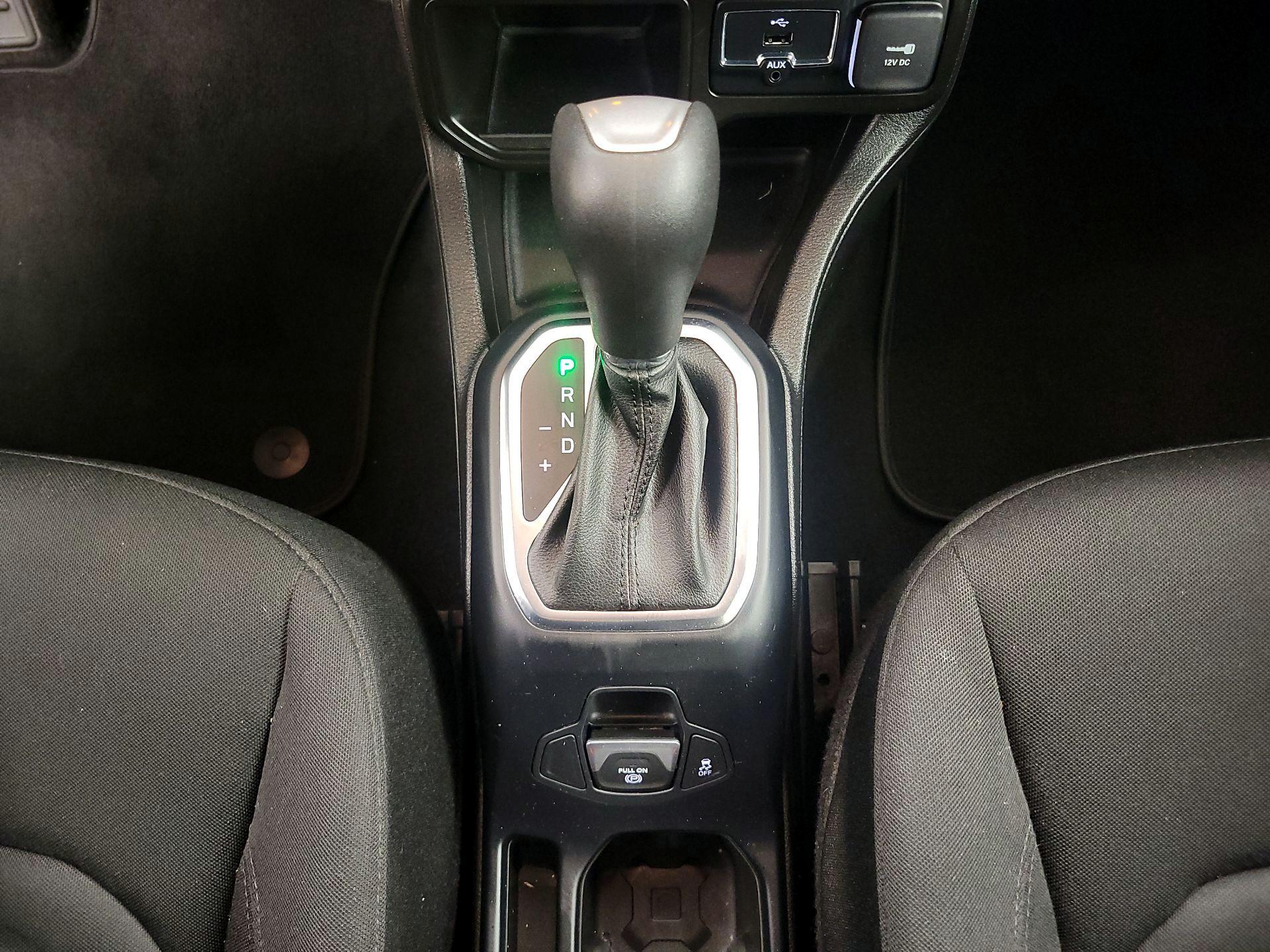 Thumbnail: 2020 Jeep Renegade - 17
